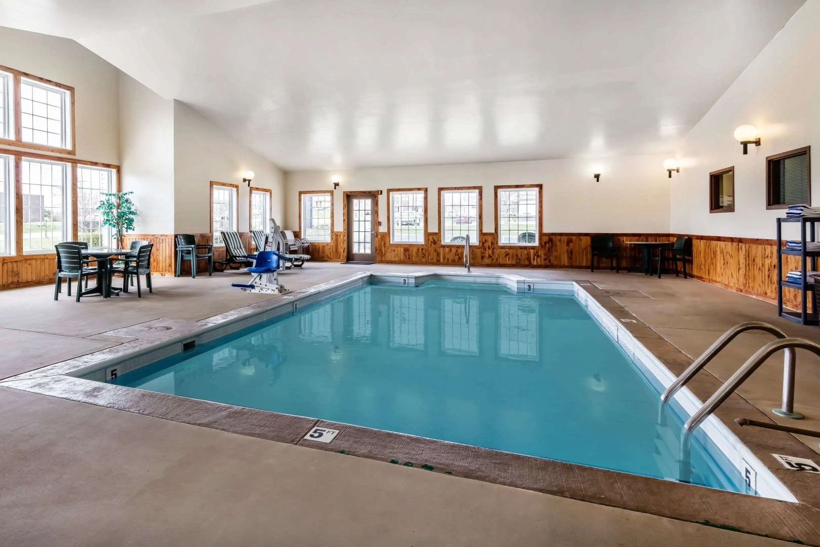 Econo Lodge Inn & Suites Dickson