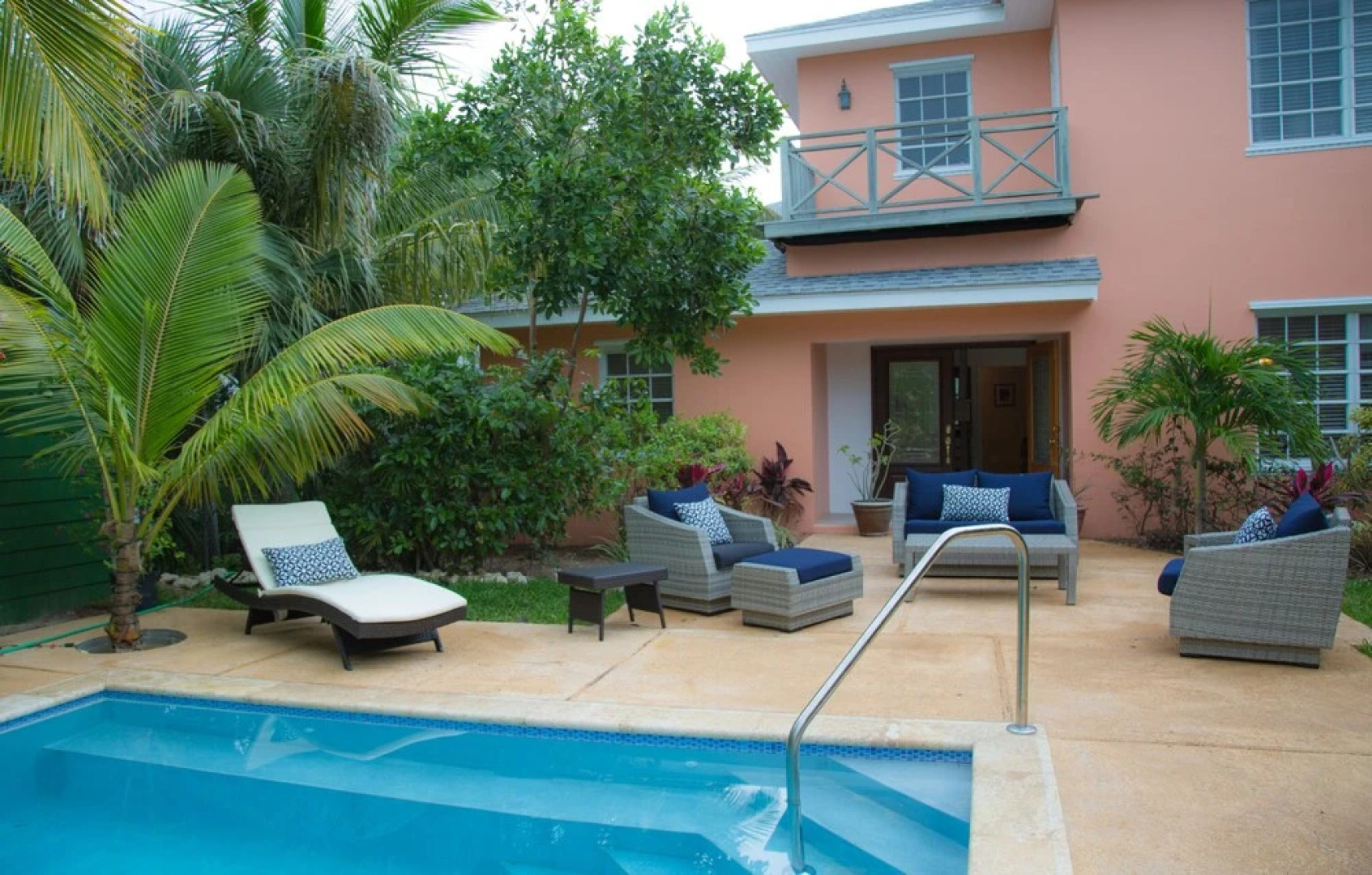 OYO 1903 Hotel Paras Inn