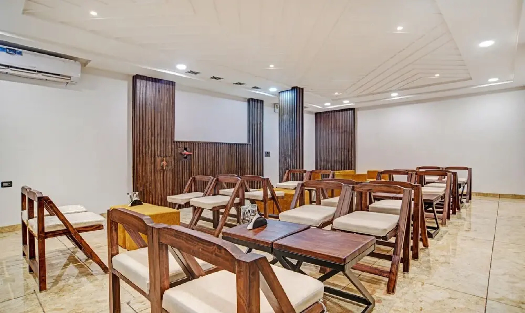 Oyo 9719 Hotel Relax Inn