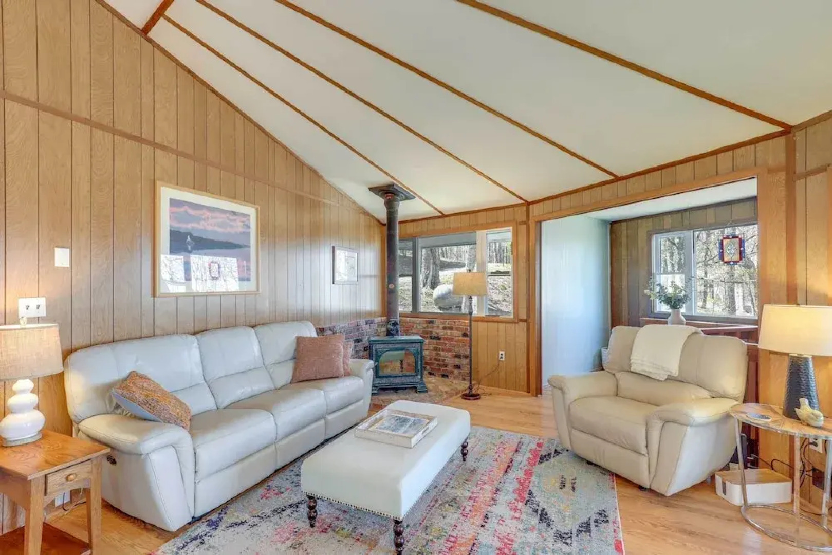 Mountaintop Mars Hill Cabin w/ Wraparound Deck!