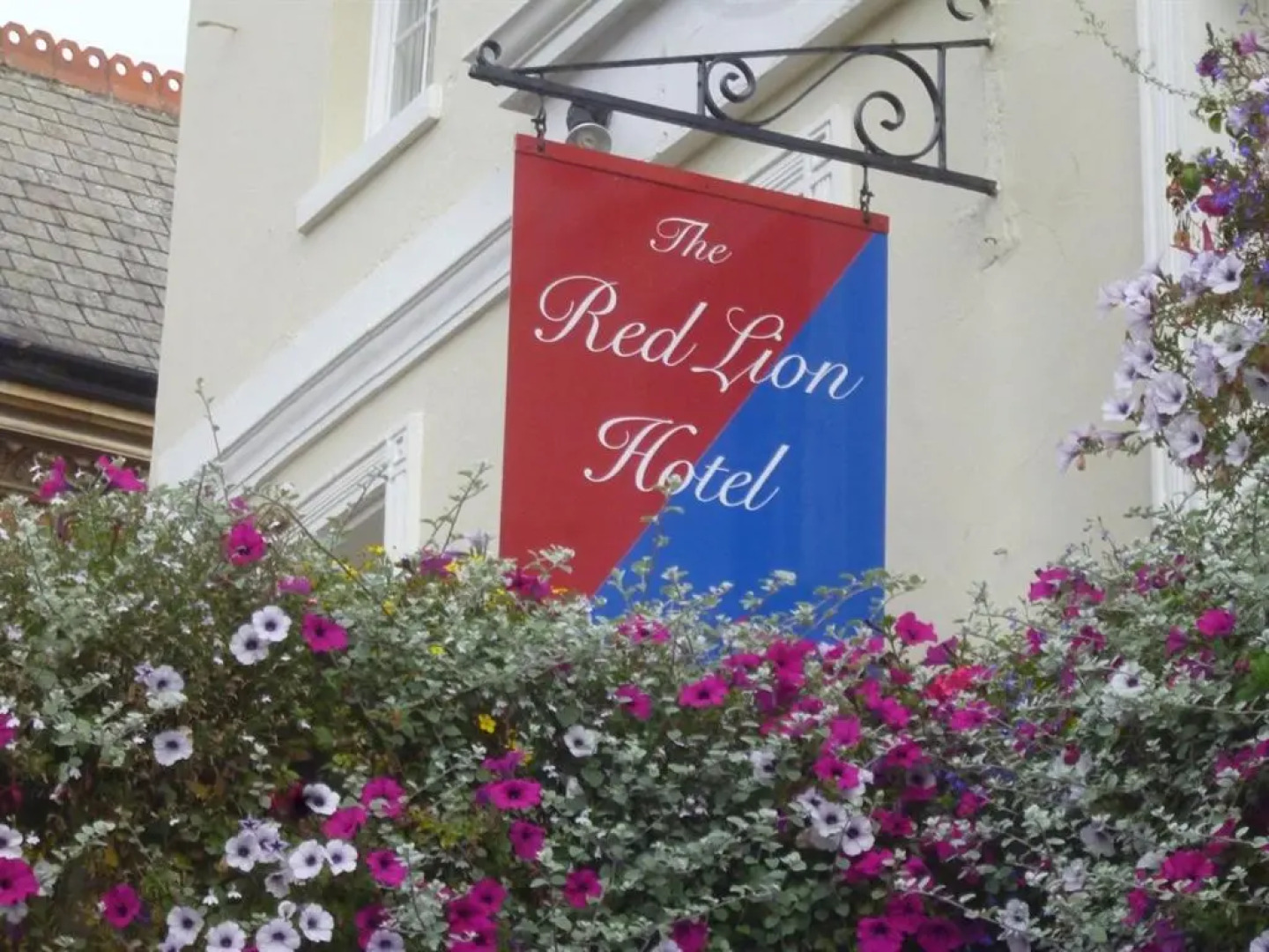 The Red Lion Hotel