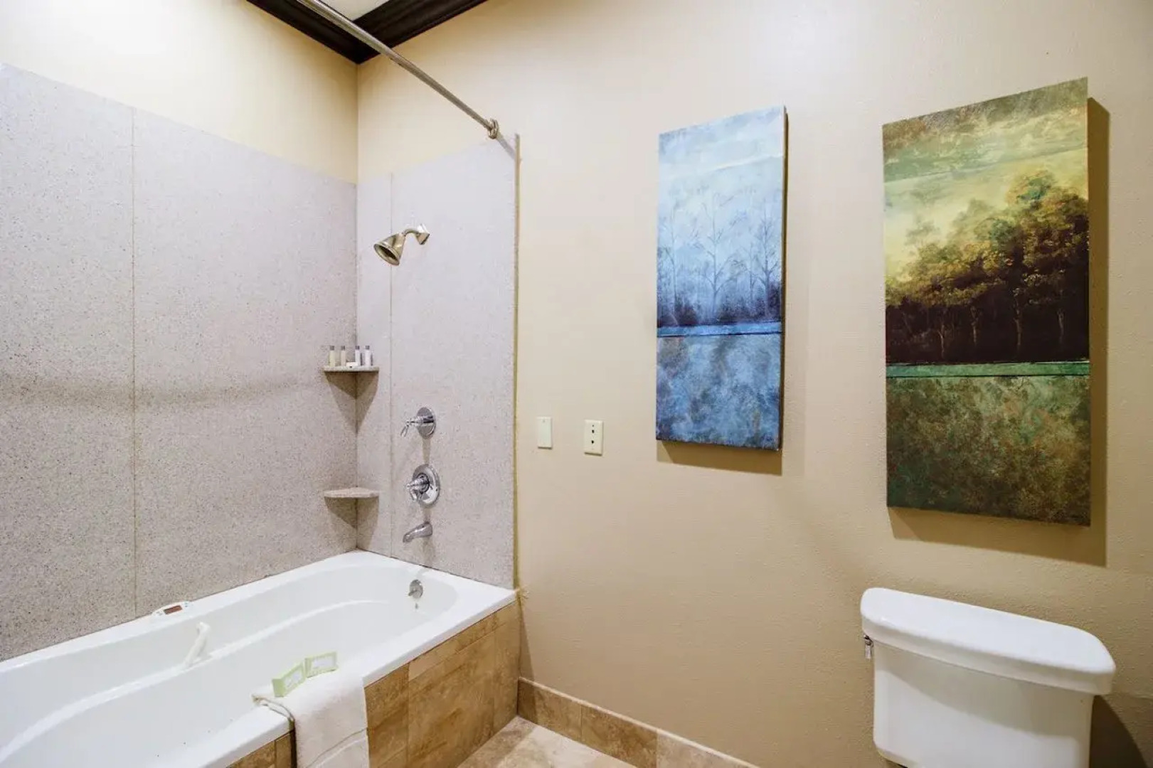 OYO Pinewood Inn & Suites Silsbee