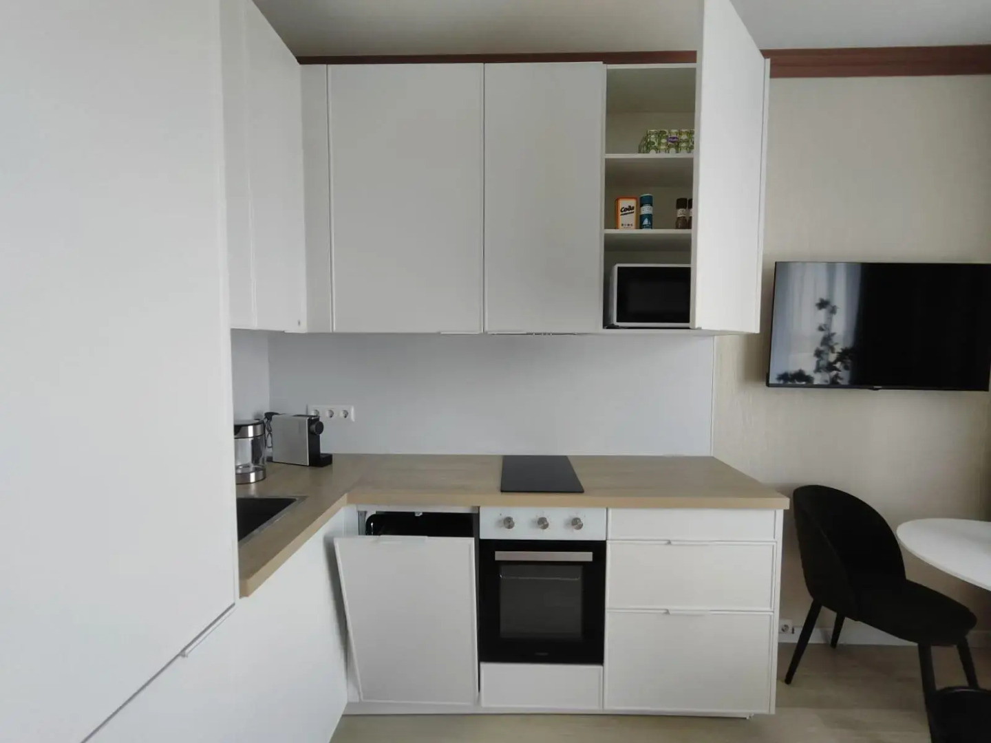 Deluxe Berzarina на улице Берзарина