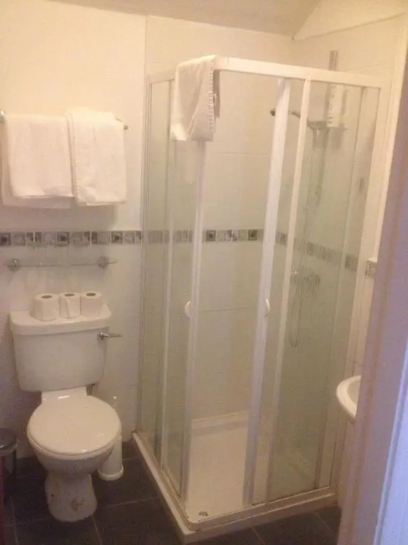 Countrywide Inns - Brannigans Glendine Inn