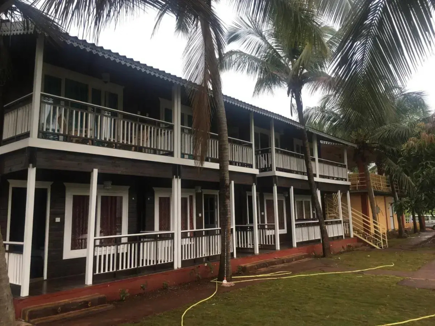 Casa Seaesta Beach Cottages and Suites