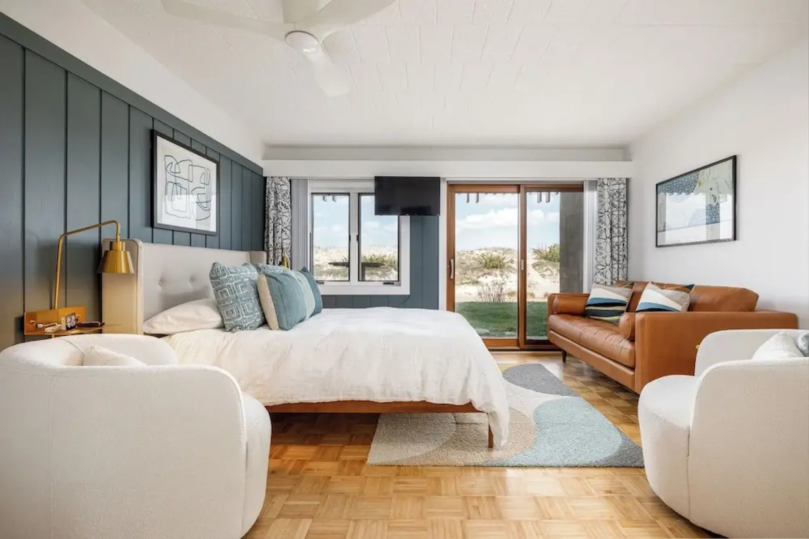 Glen Arbor Riverfront Retreat: Steps to Beach!