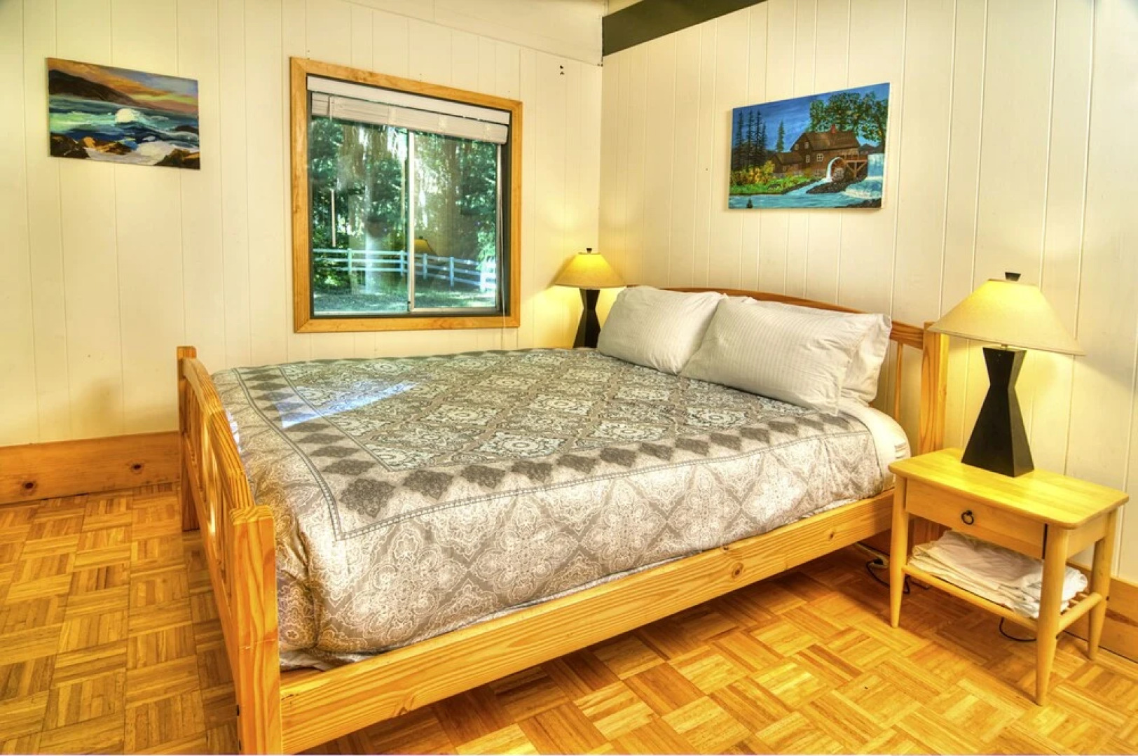 Riverside Ranch - Two Bedroom Bungalow with Hot Tub