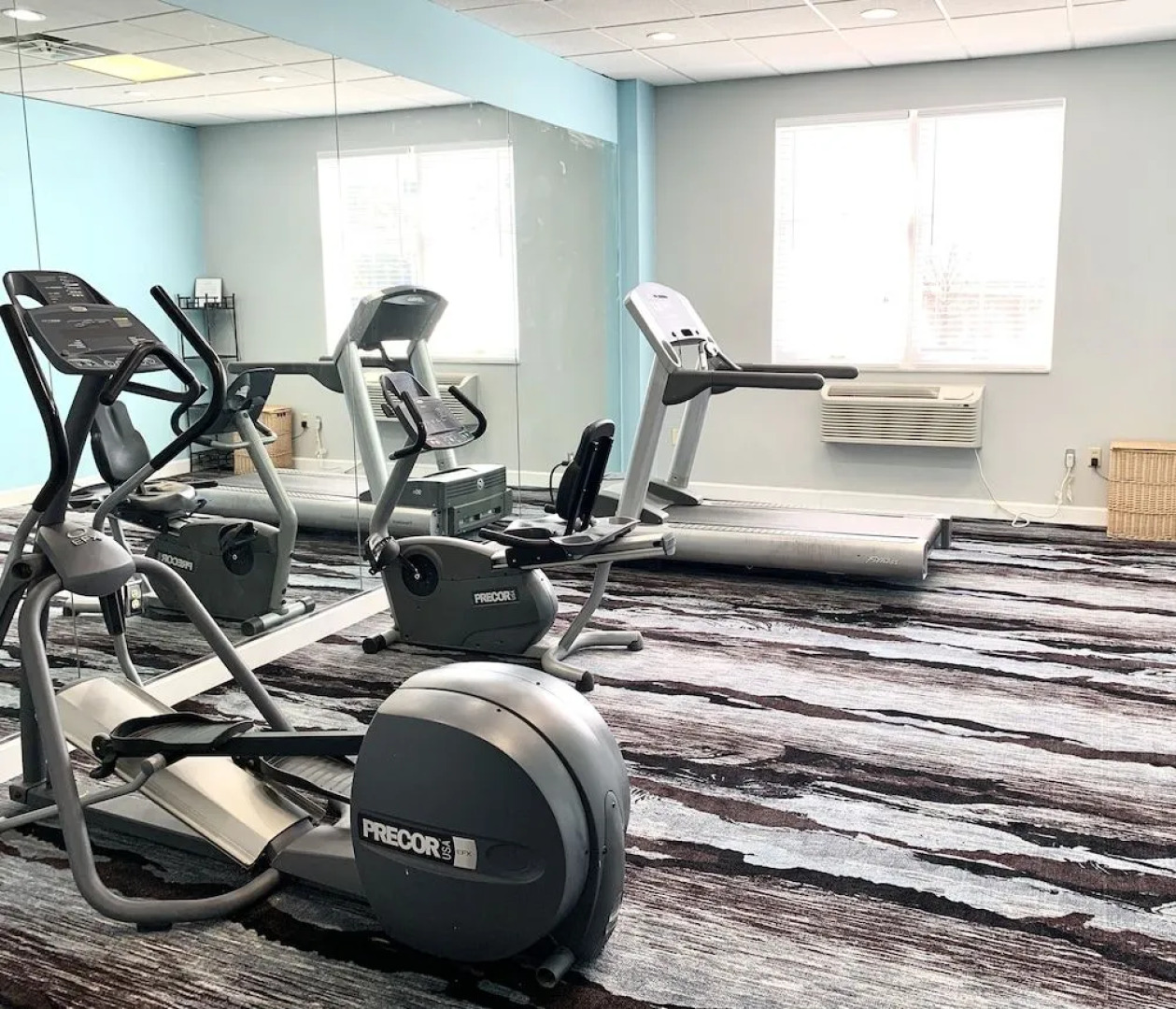 Elwood Hotel & Suites