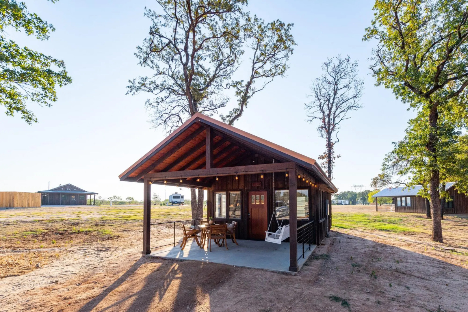 The Barn Swallow Cabin 15MIN to Magnolia & Baylor