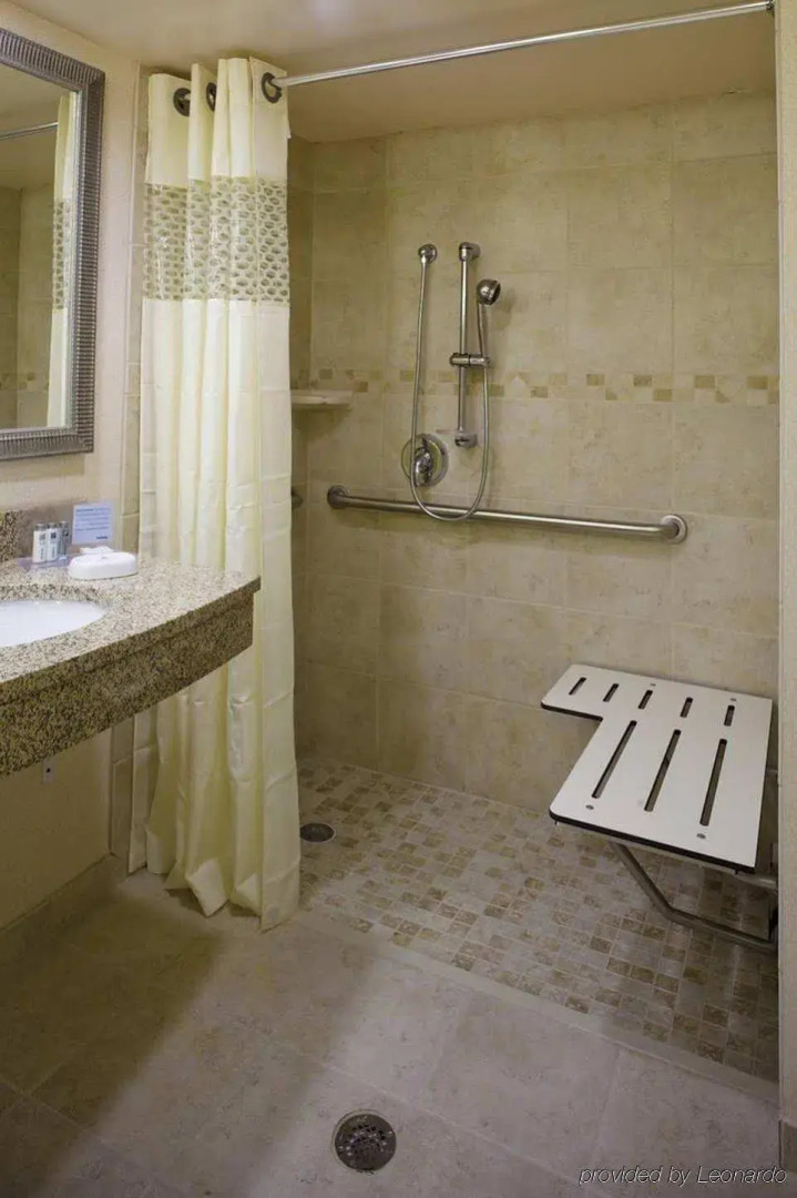 Hampton Inn Asheville I-26 Biltmore Area