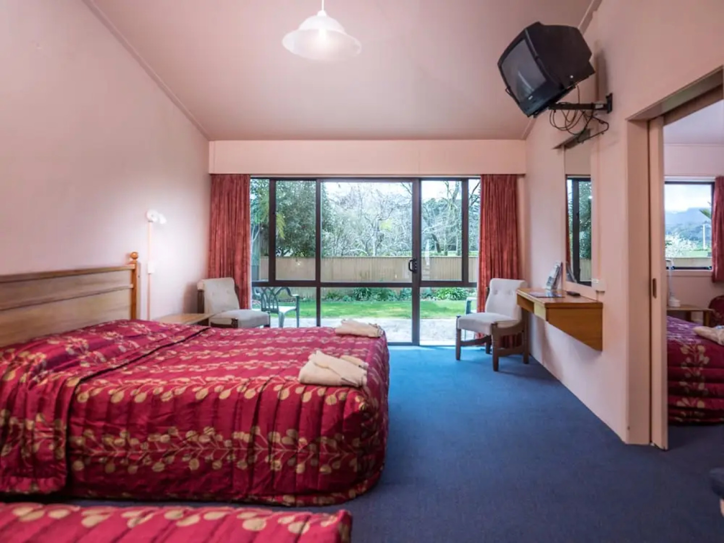 Karamea Hotel
