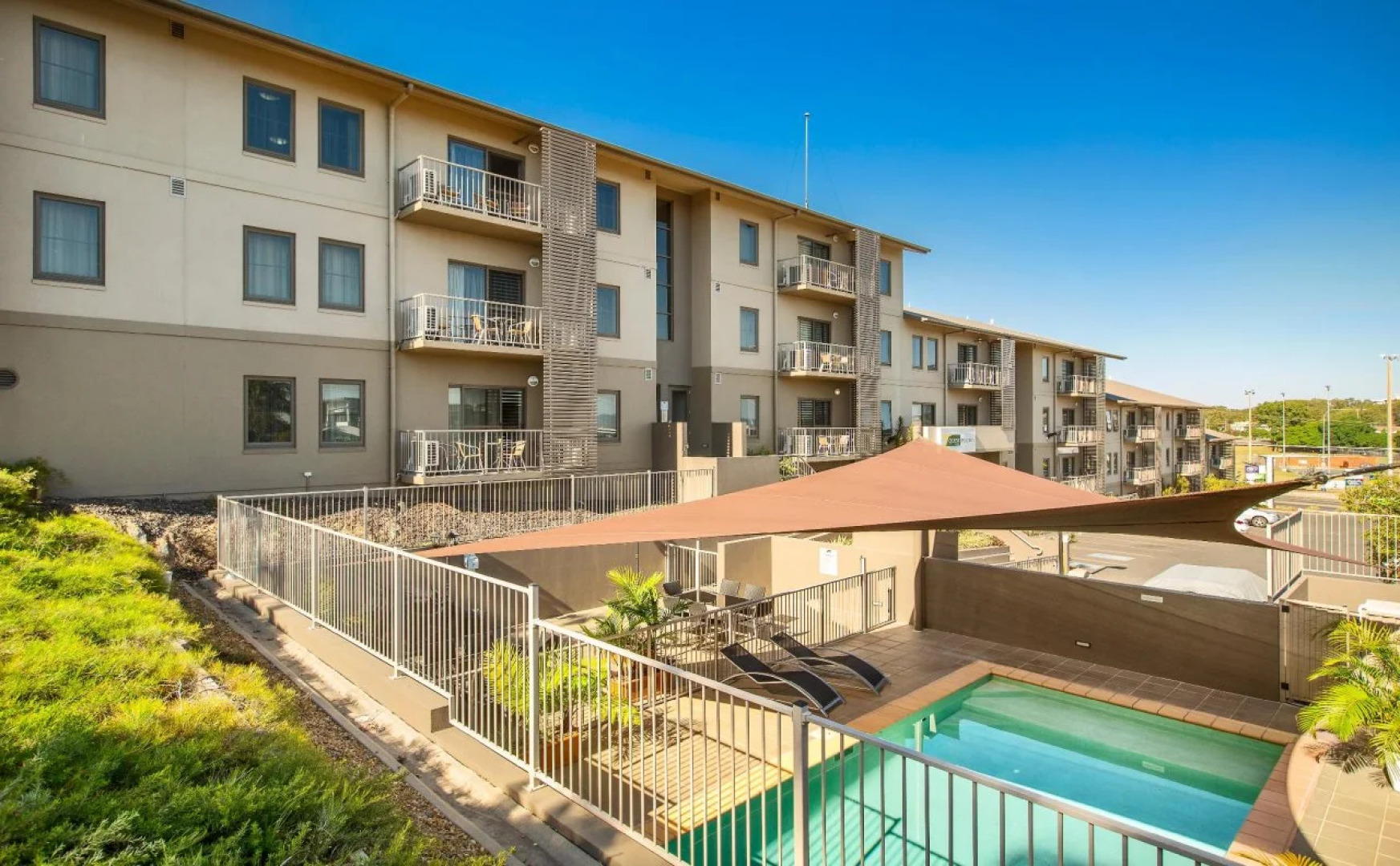 Gladstone Downtown Central Apartment Hotel