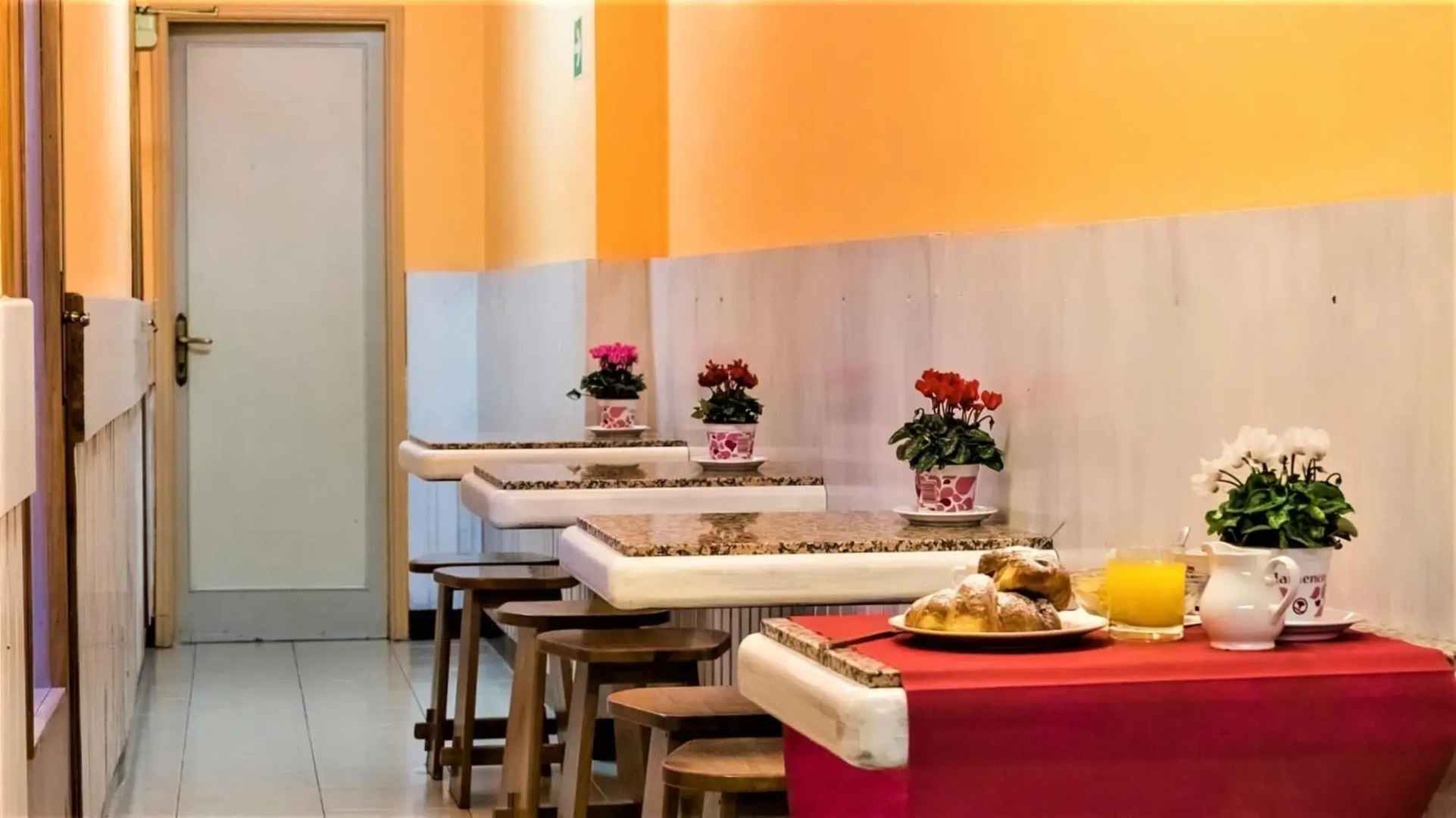 Отель JR Hotels Hermes Firenze