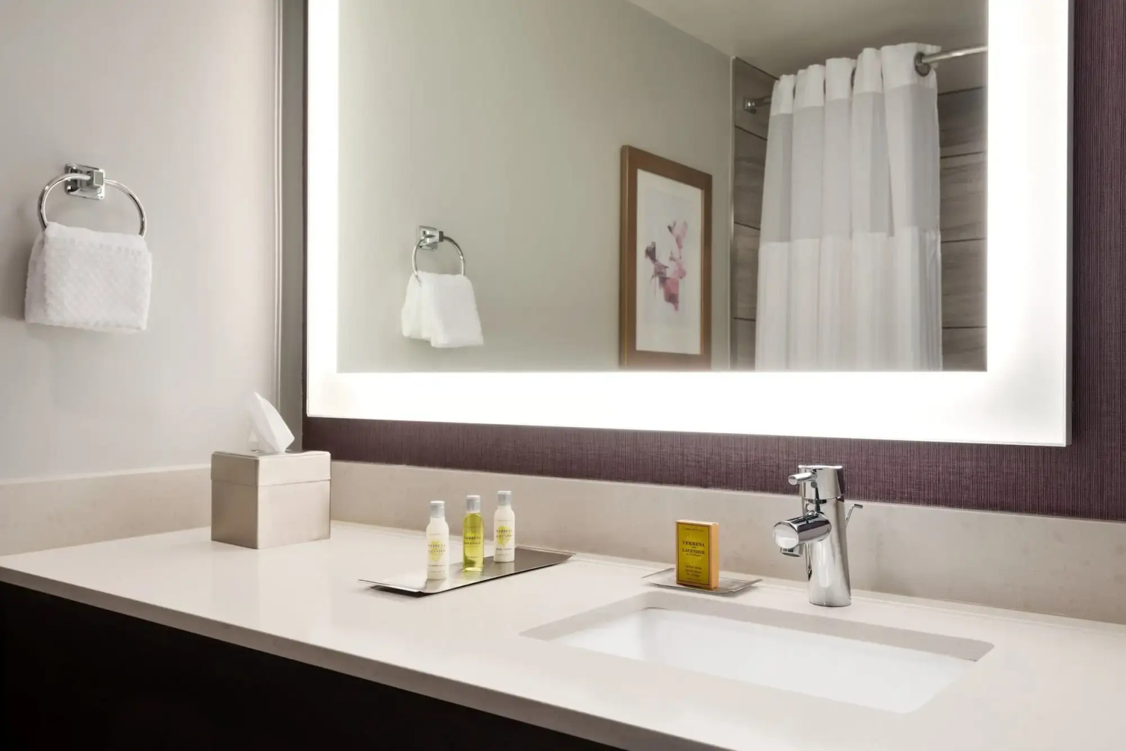 DoubleTree by Hilton St. Paul East