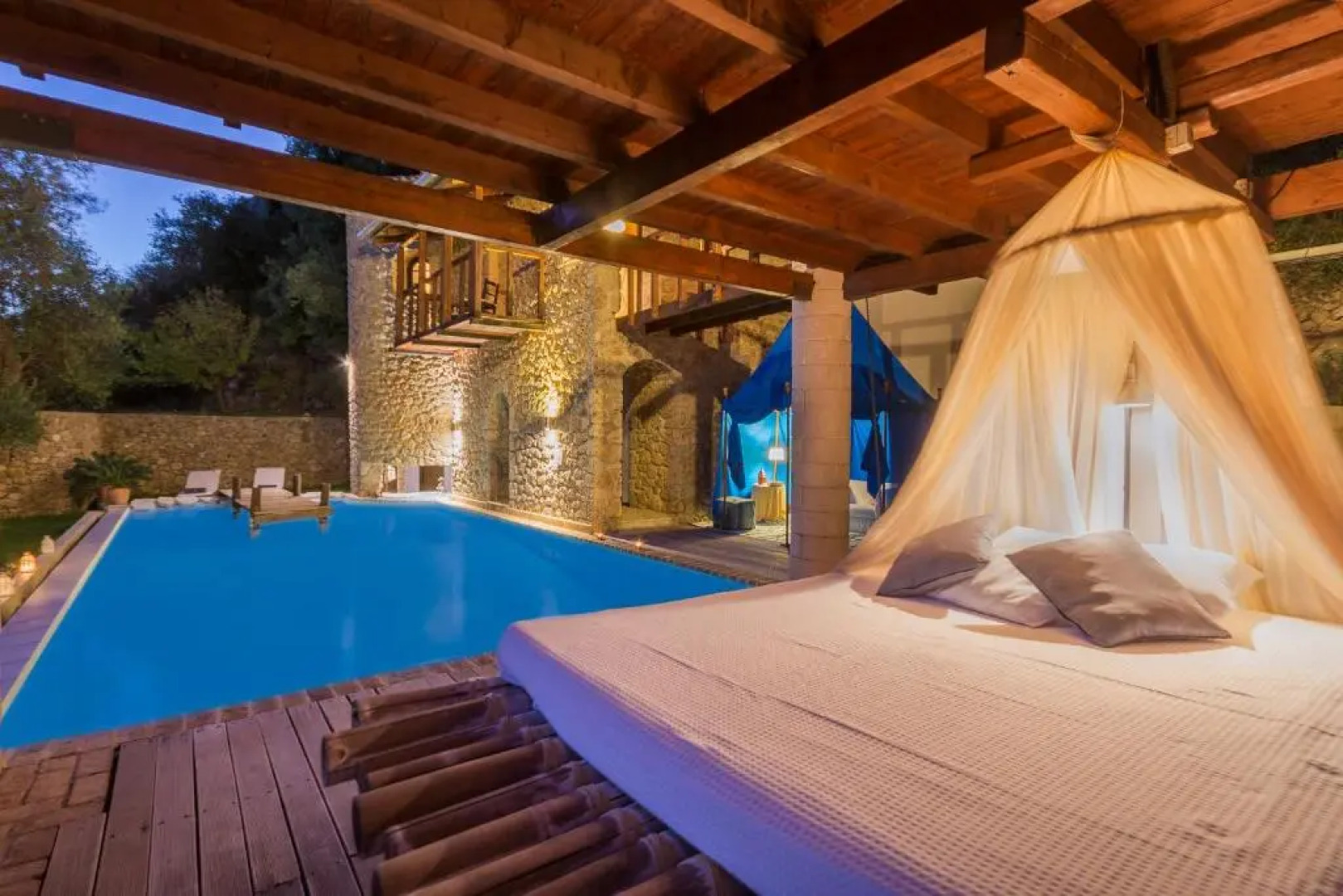 Idyllic Open Air 2BD Villa with Beachview