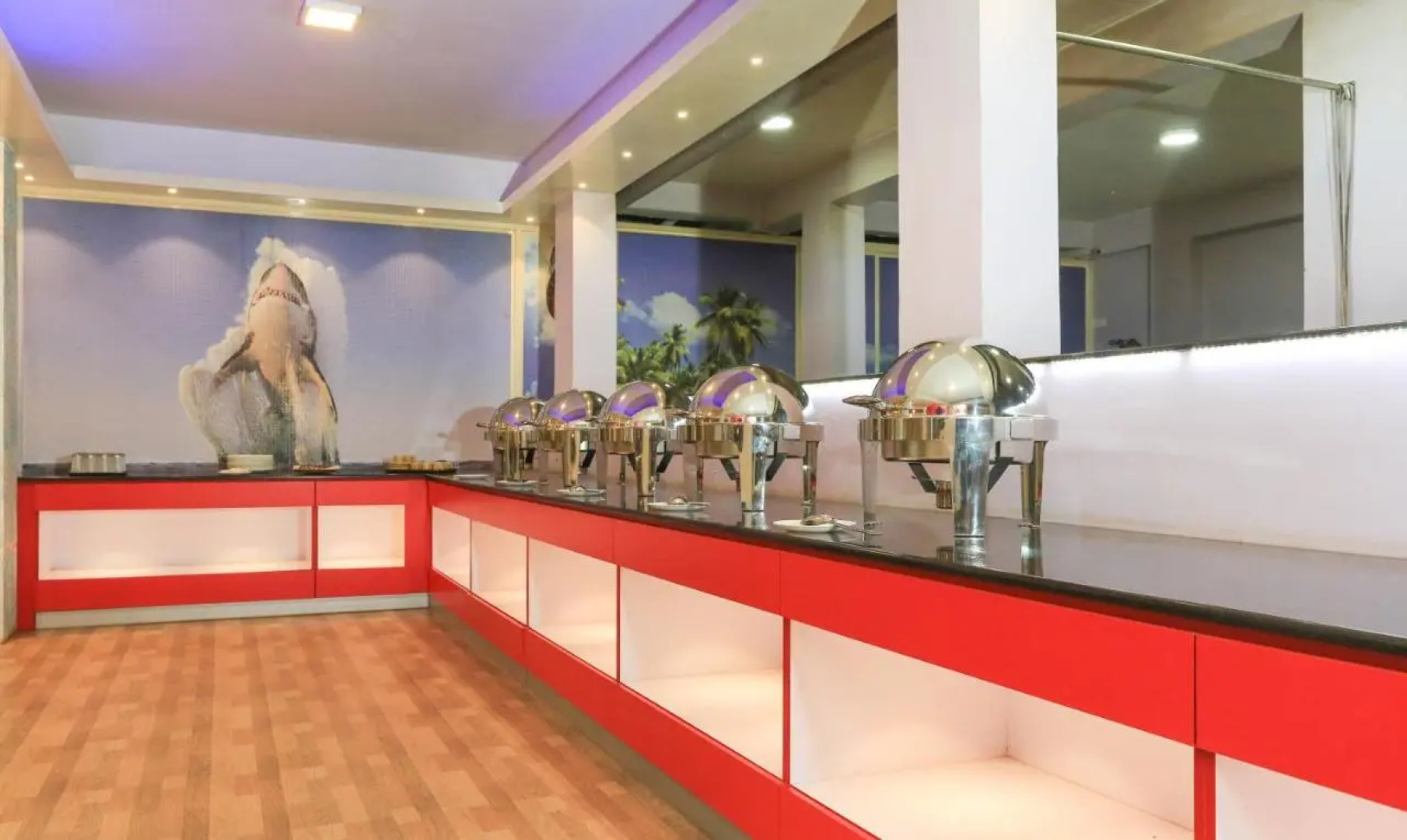 Treebo Light House, 900 Mtrs From Botanical Garden