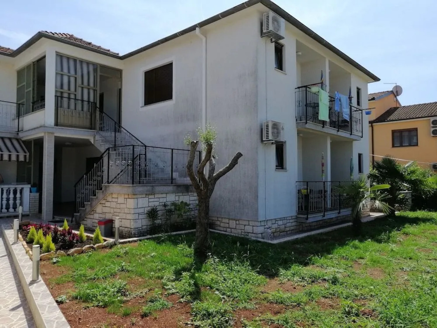 Viktor Rooms and Apartments