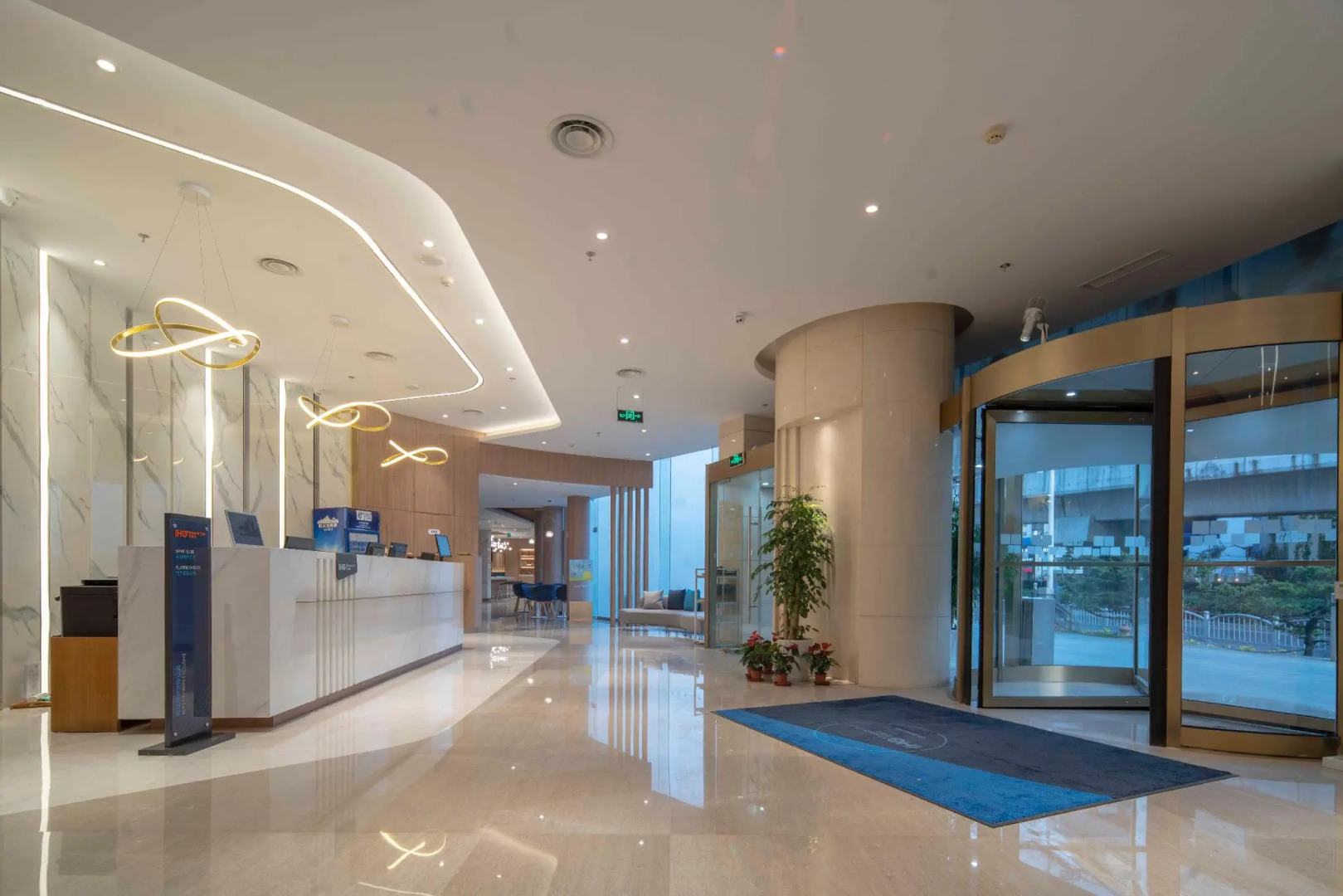 Holiday Inn Express Shanghai Jinqiao Central by IHG