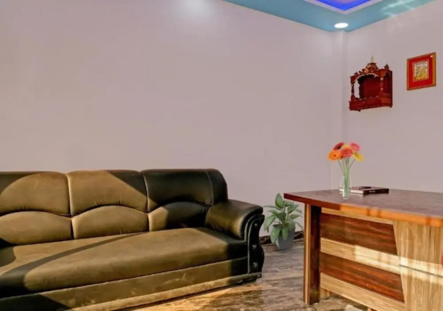 Goroomgo JSB Palace Varanasi