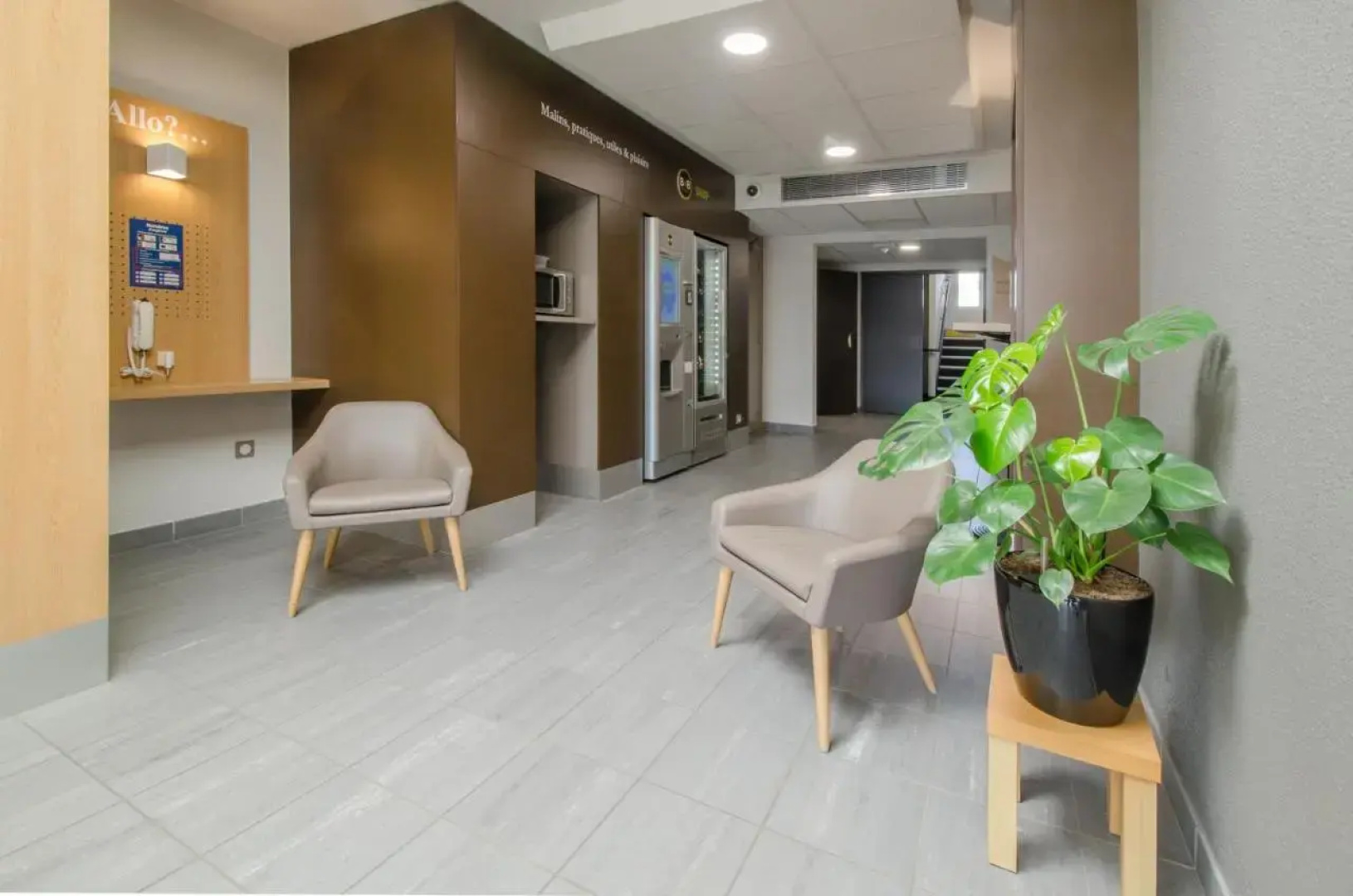 B&B Hotel Chartres Le Coudray