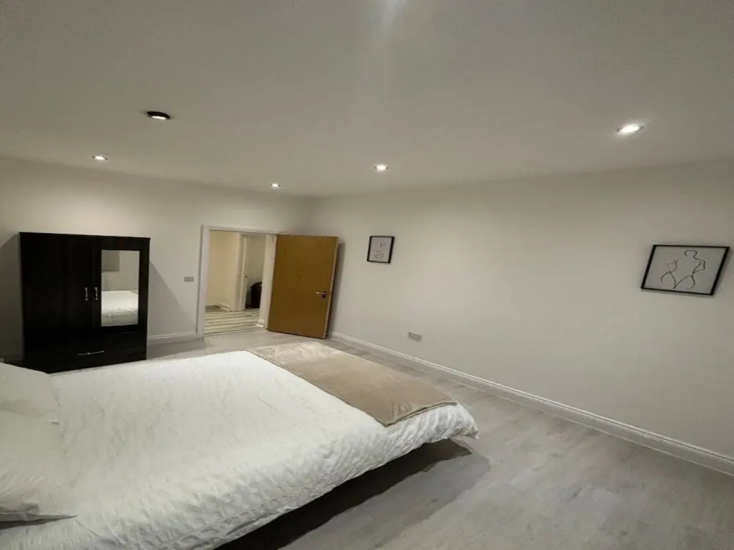 Immaculate 1-bed Apartment in Walton on the Naze