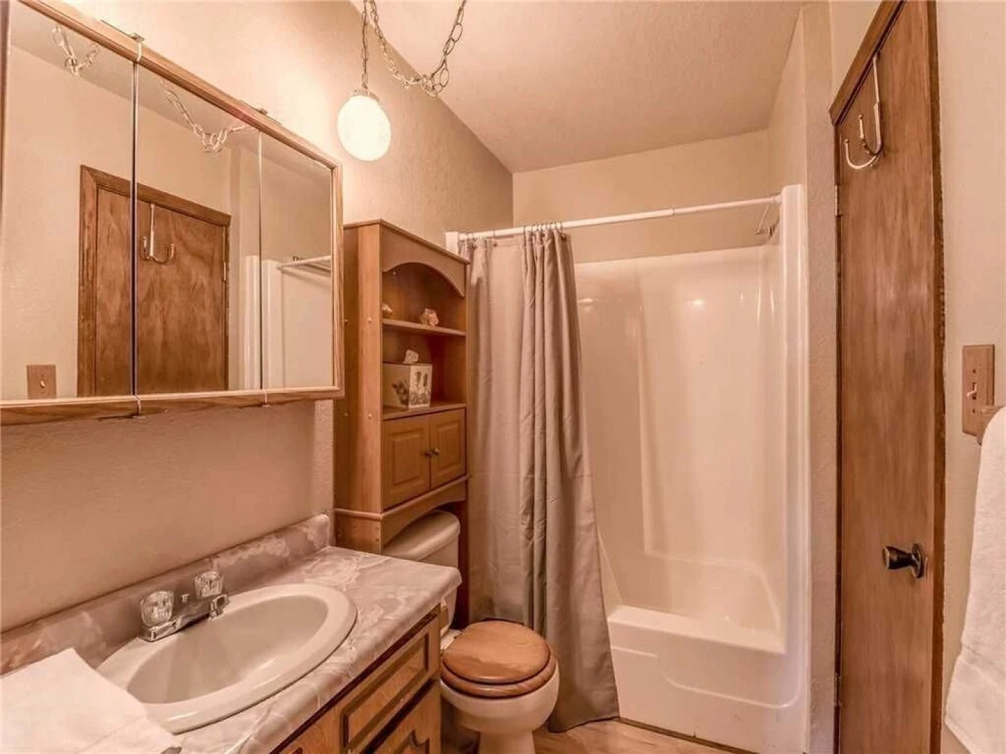 Mockingbird Cabin, 3 Bedrooms, Sleeps 8