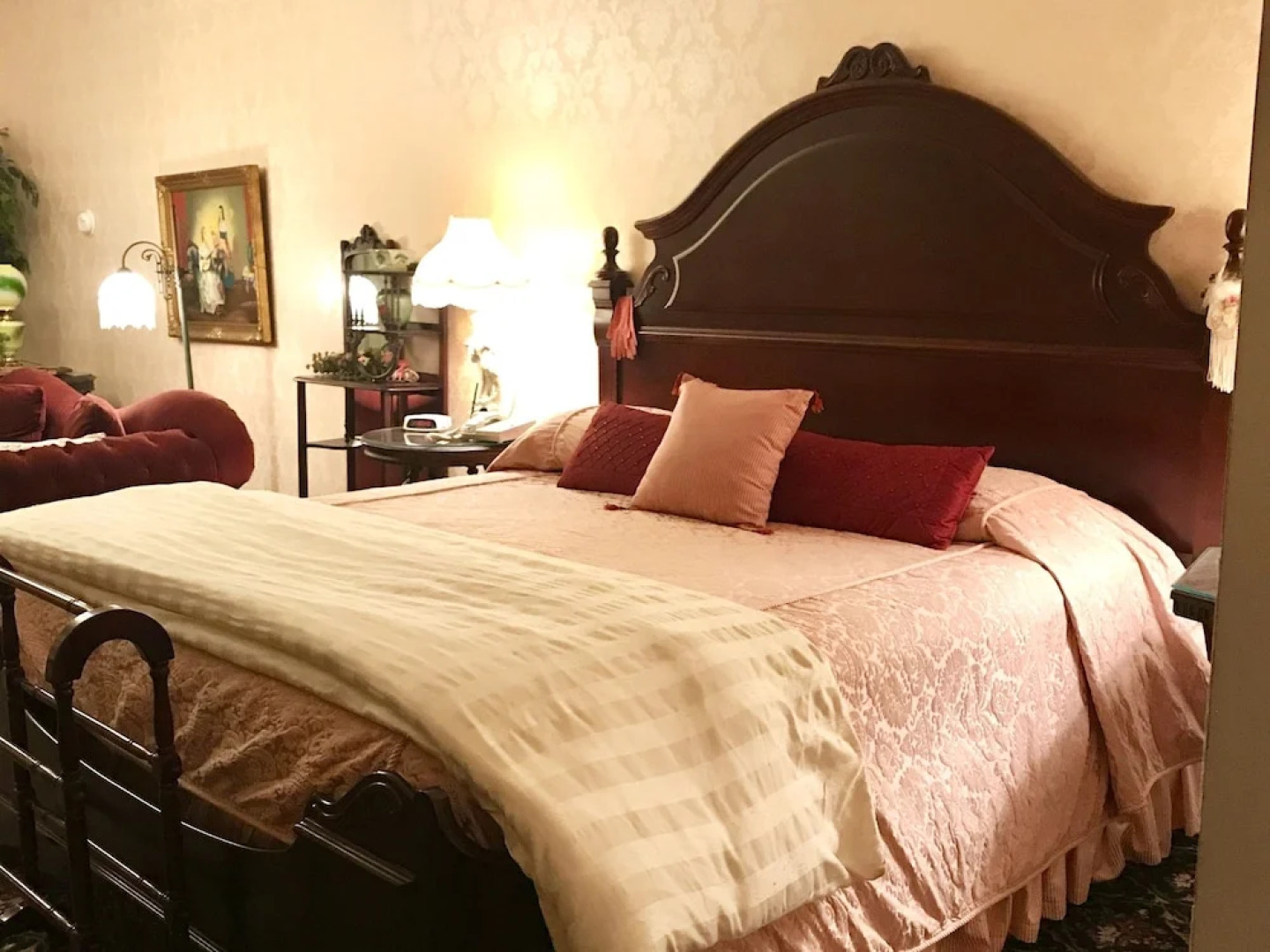 1896 House Country Inn - Barnside Inn