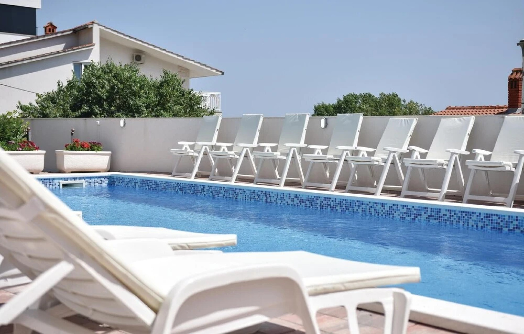 Nice Home in Duce With Wifi and 10 Bedrooms