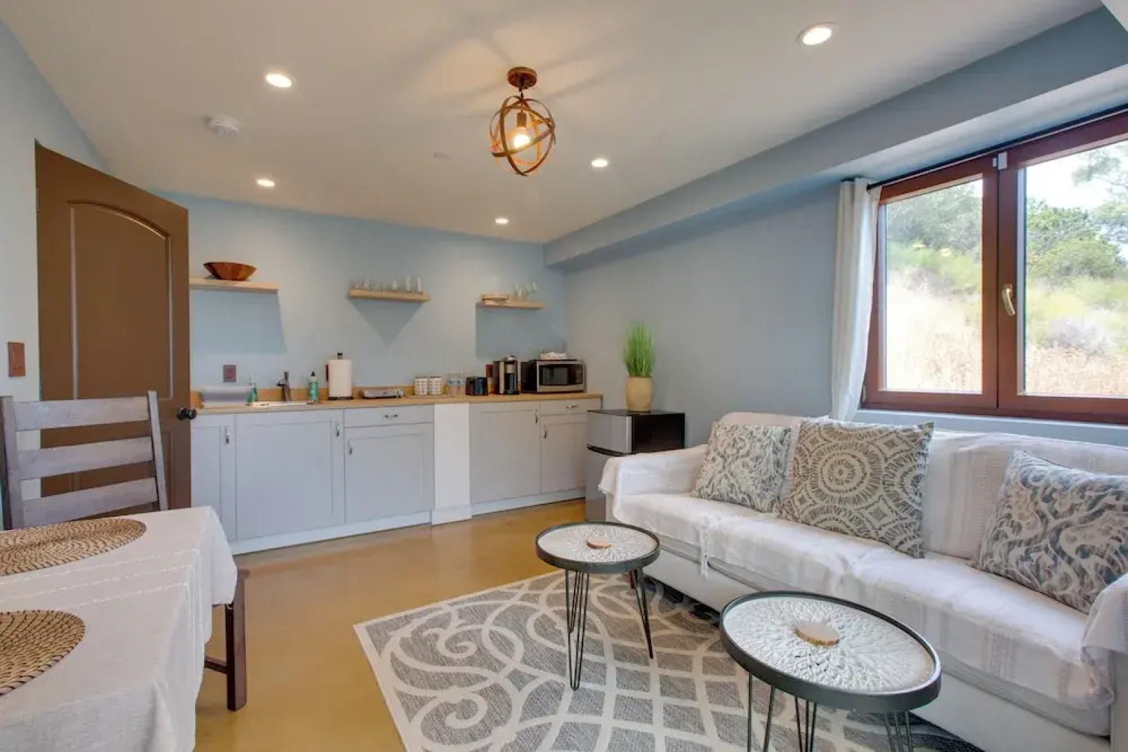 Lovely Belmont Apartment w/ Stunning Views!