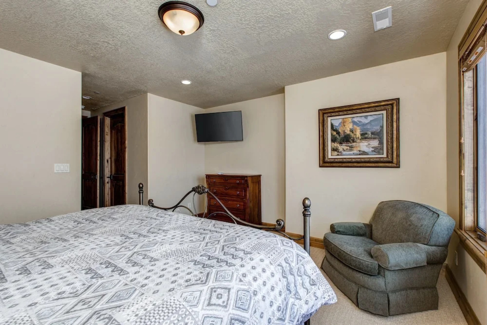 3br W/ Balconies, Hot Tub & Views - Near Gondola 3 Bedroom Townhouse