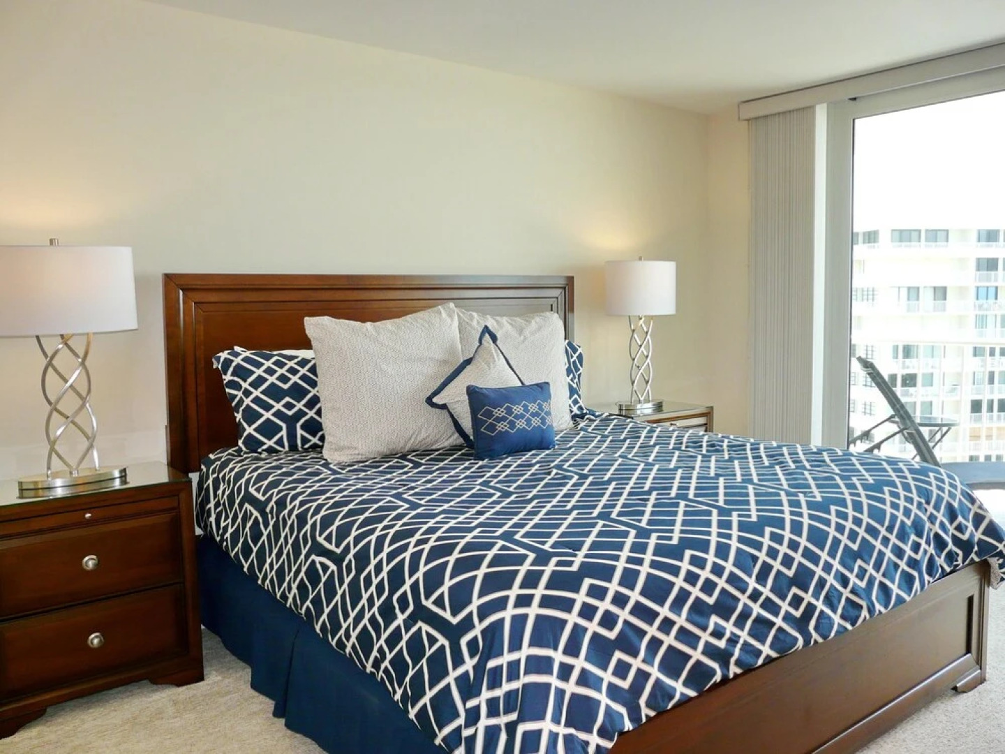 South Seas Tower 4-1711