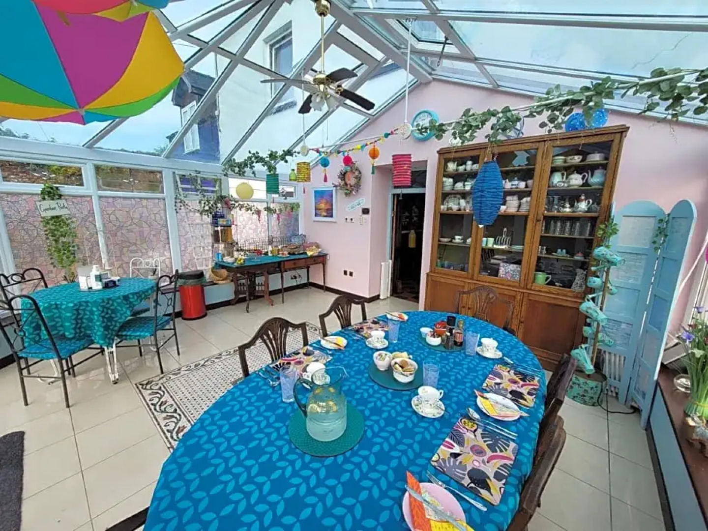 Hideaway Escapes, Farmhouse B&B, Ideal family stay or Romantic break, Friendly animals on our smallholding in a beautiful countr