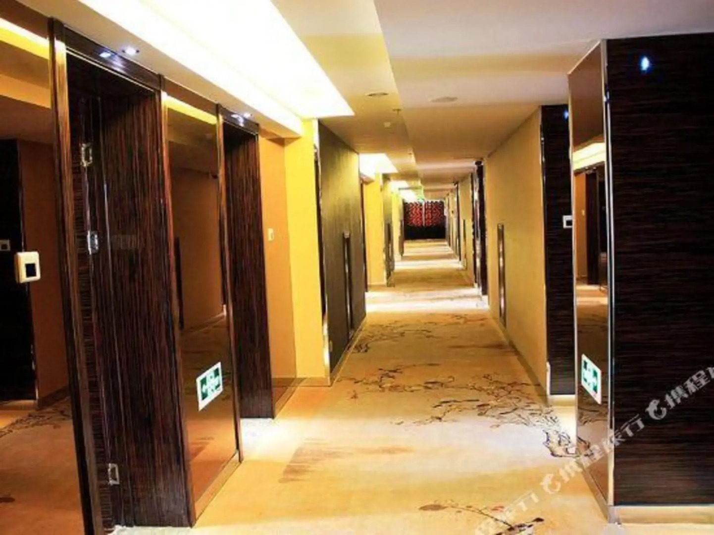 Xindong Yunhai Business and Leisure Hotel