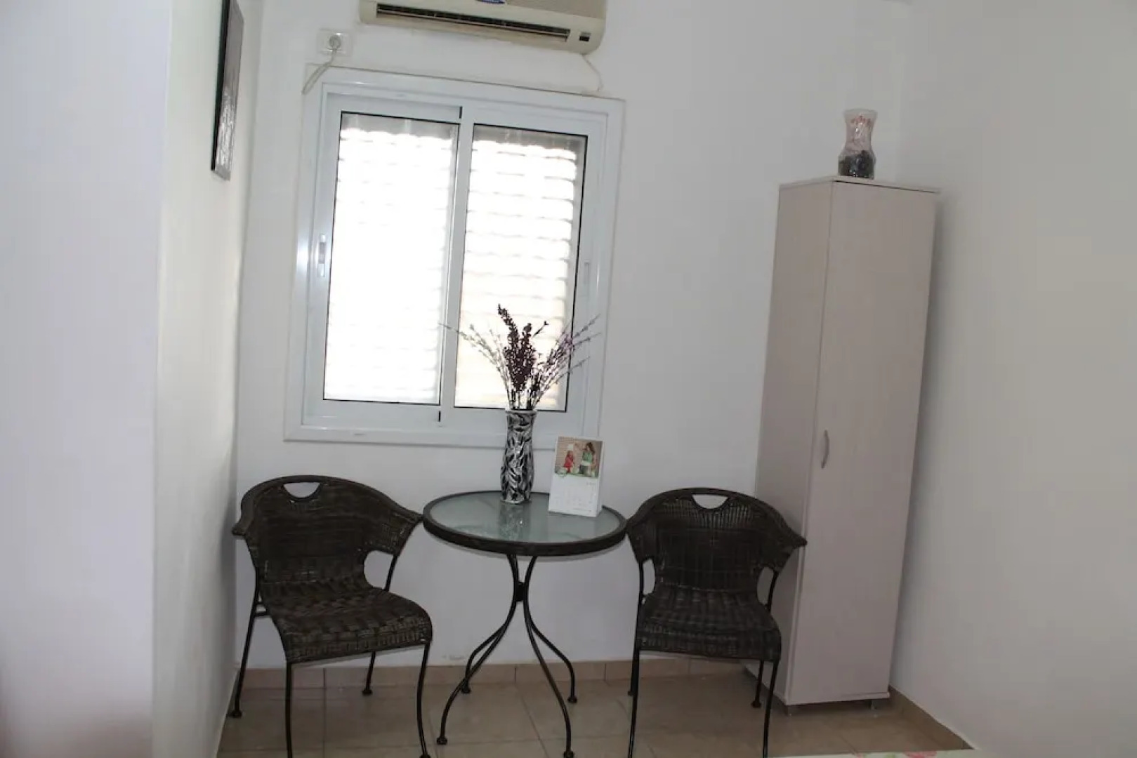 Zimmer Dora Dead Sea