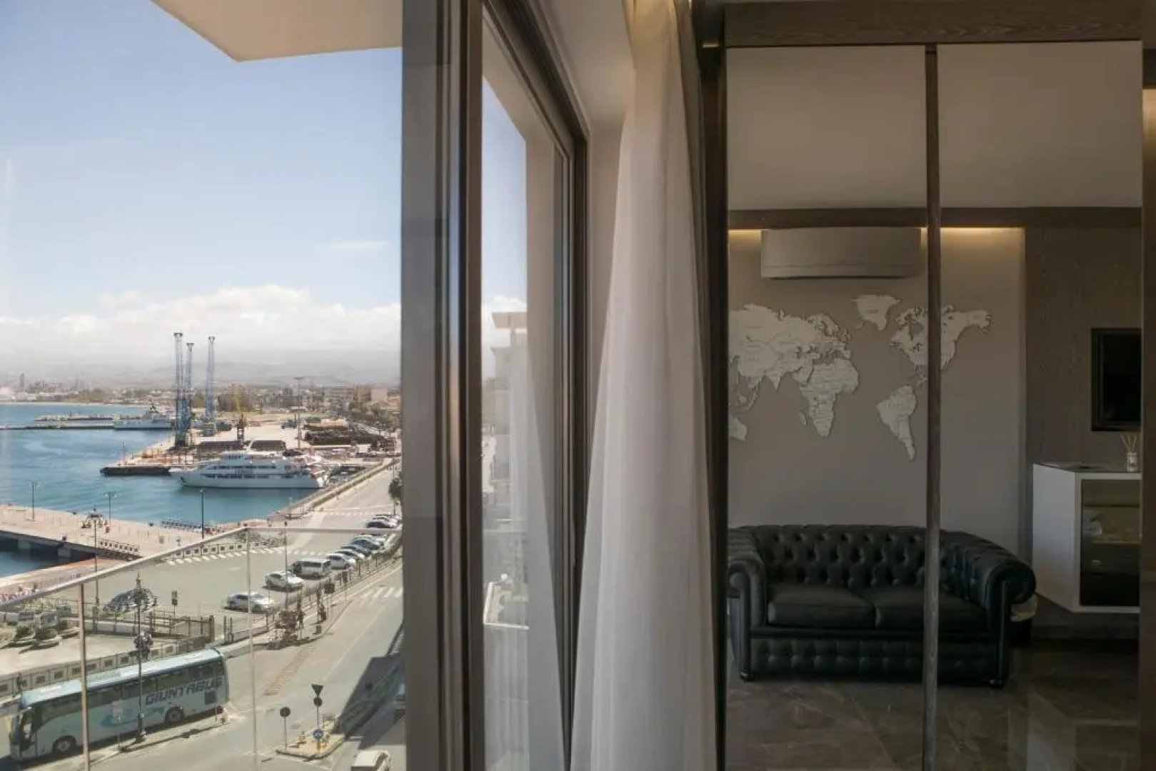 Upper - Boutique Hotel