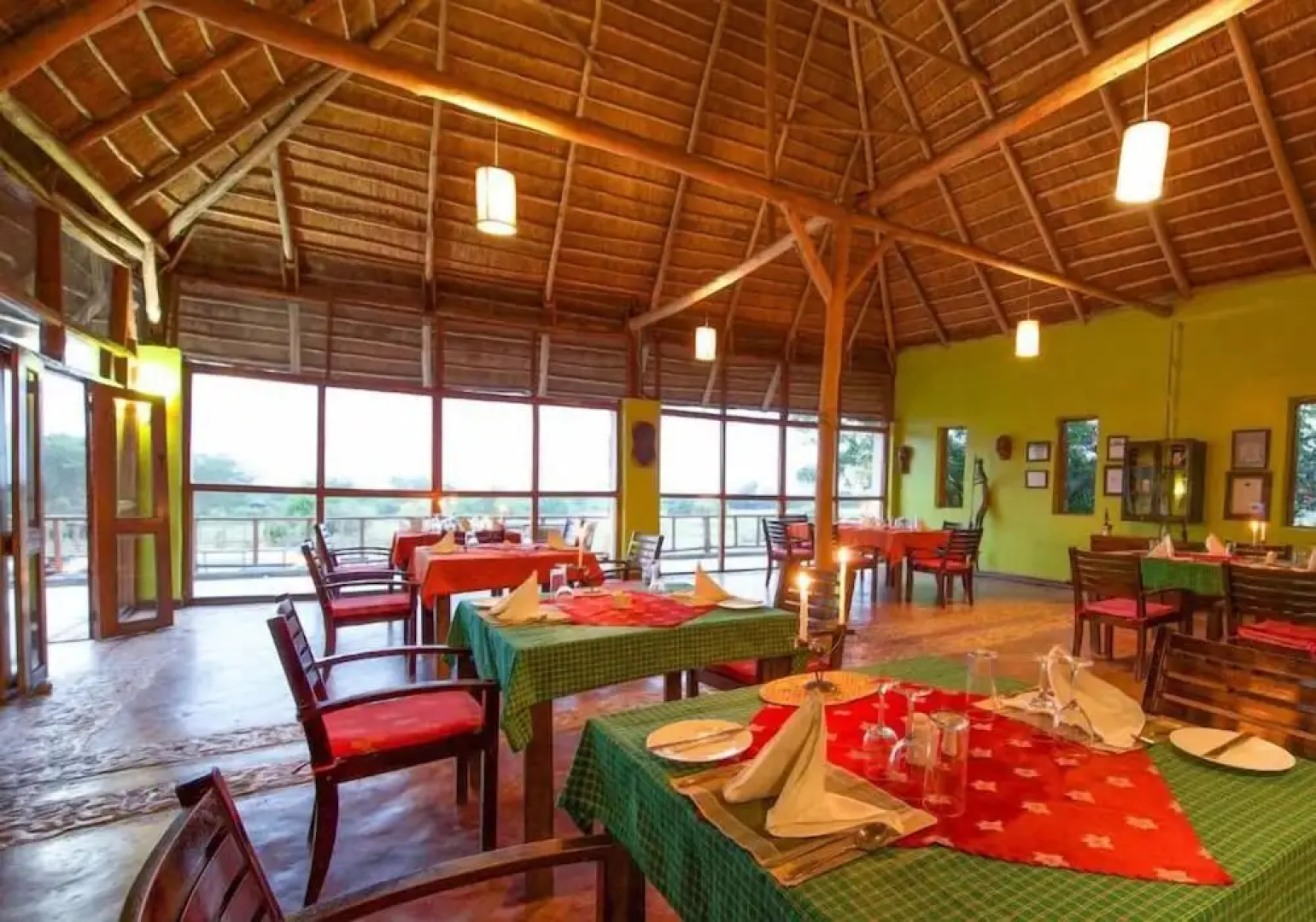 Ihamba Lakeside Safari Lodge