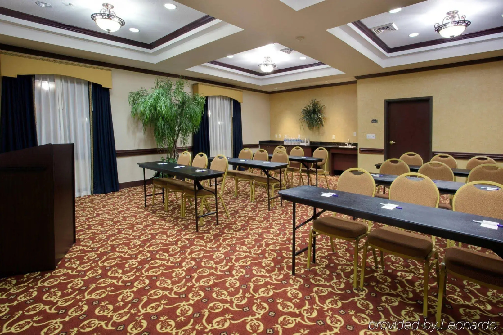 Holiday Inn Express Hotel & Suites Wharton