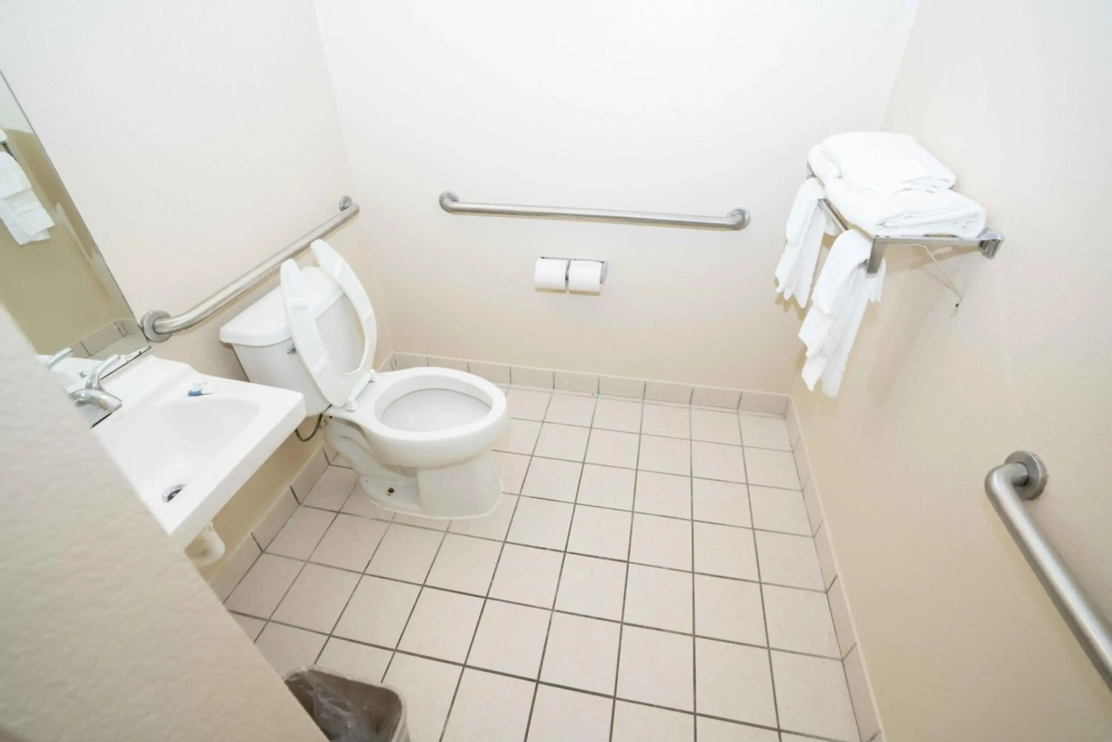 Red Roof Inn & Suites Euless - DFW Airport Southwest