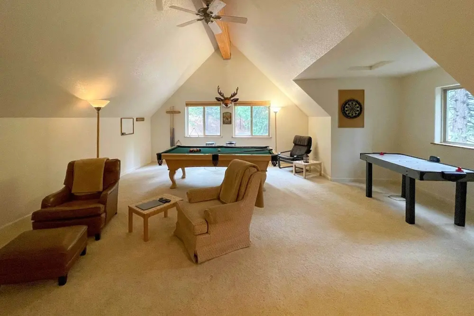 Spacious Vacation Rental Cabin ~ 4 Mi to Big Trees