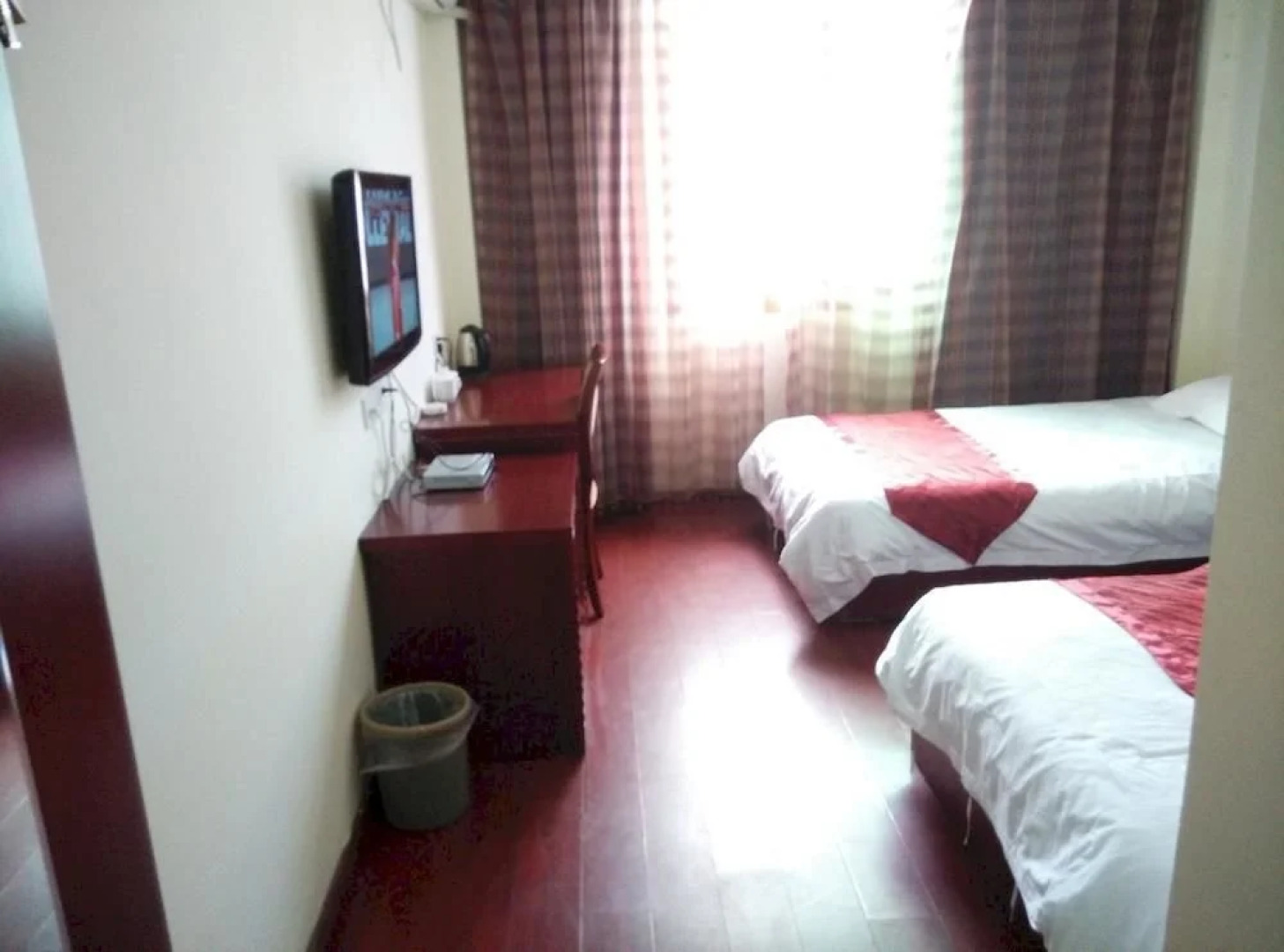 Yuquan Business Hotel