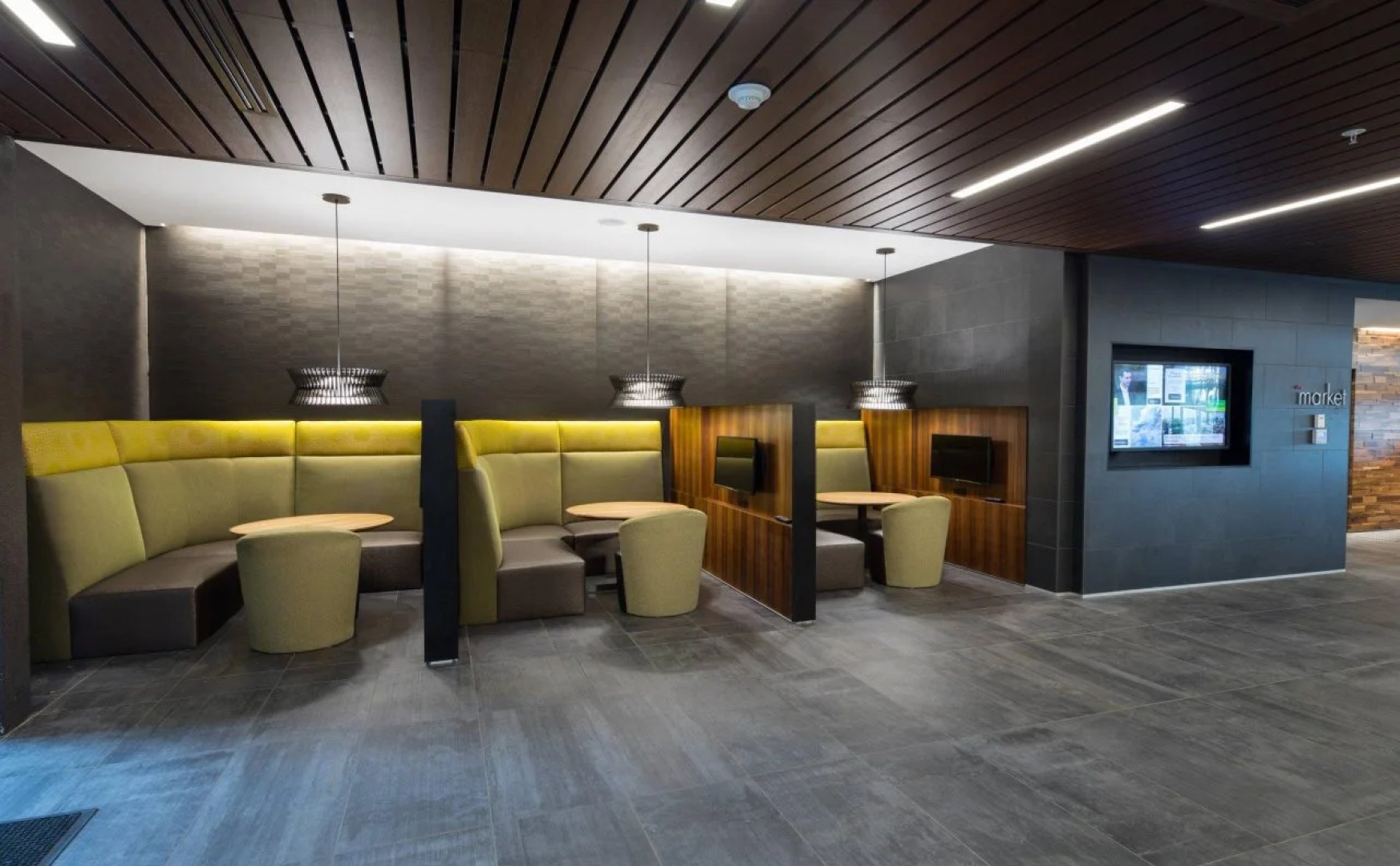 Courtyard Russellville