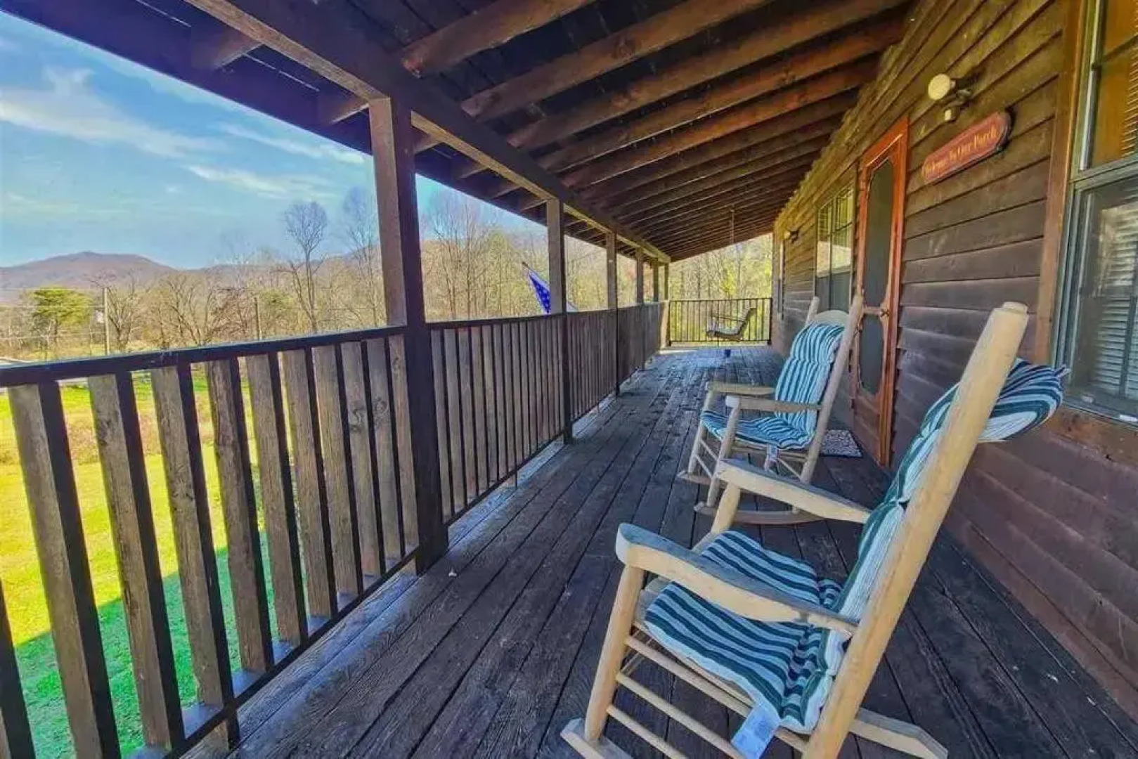Beautiful View! Log cabin,Fireplace,Hot Tub,Arcade,Pool,Fishing