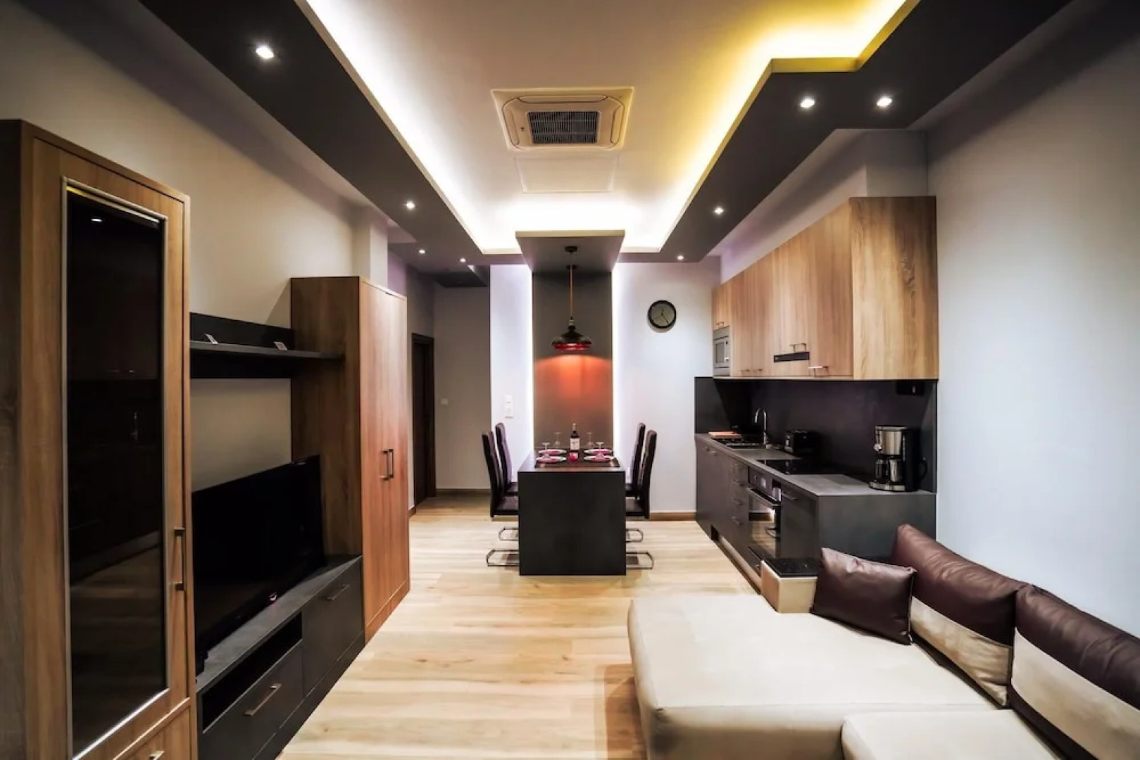 1 Bed Apartment - Sleeps 4 - Parking, Wifi