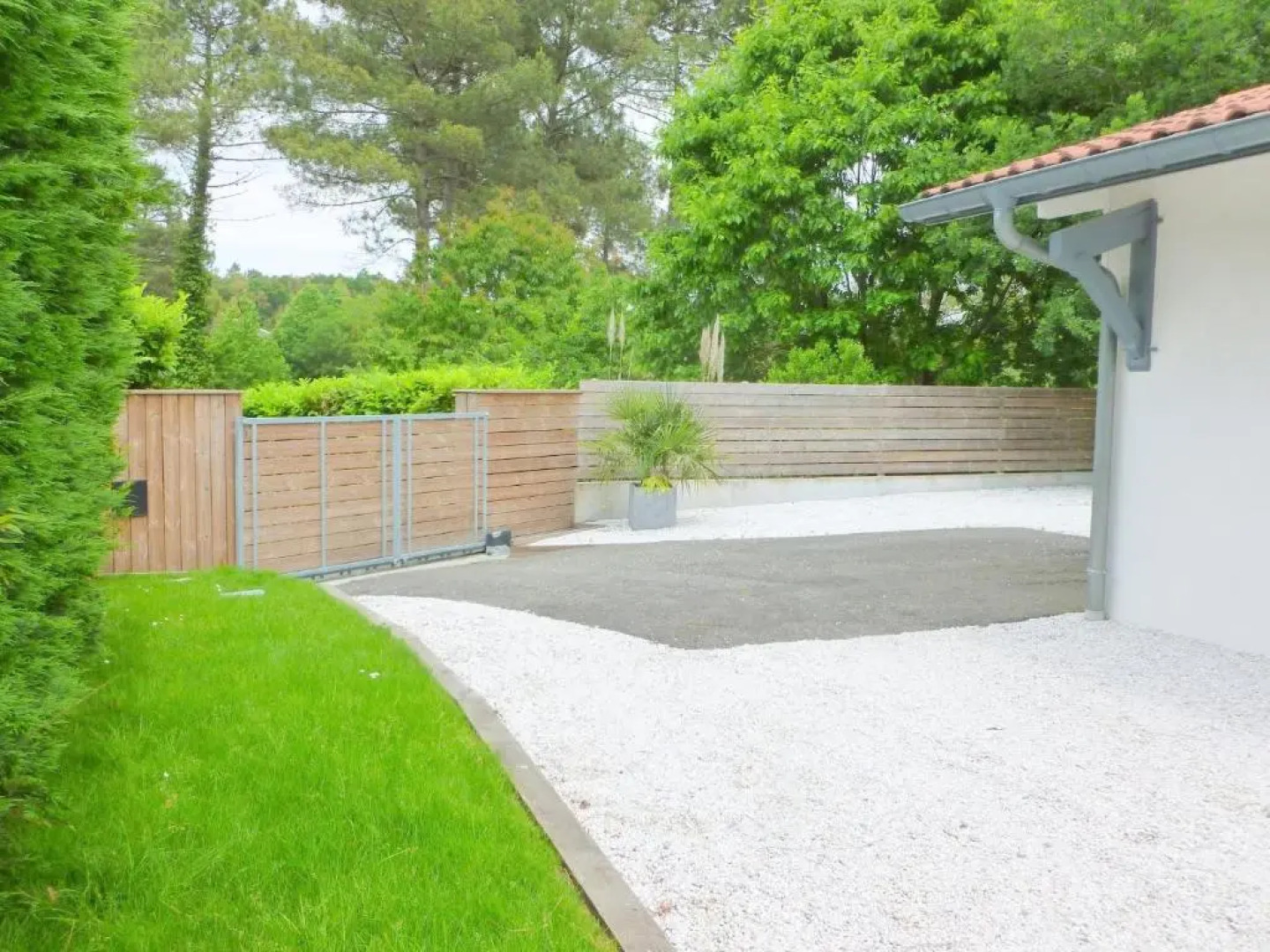 Ref 111 Seignosse, Villa de standing 4 étoiles partiellement climatisée avec piscine chauffée et Wifi au calme sur terrain 1100m2