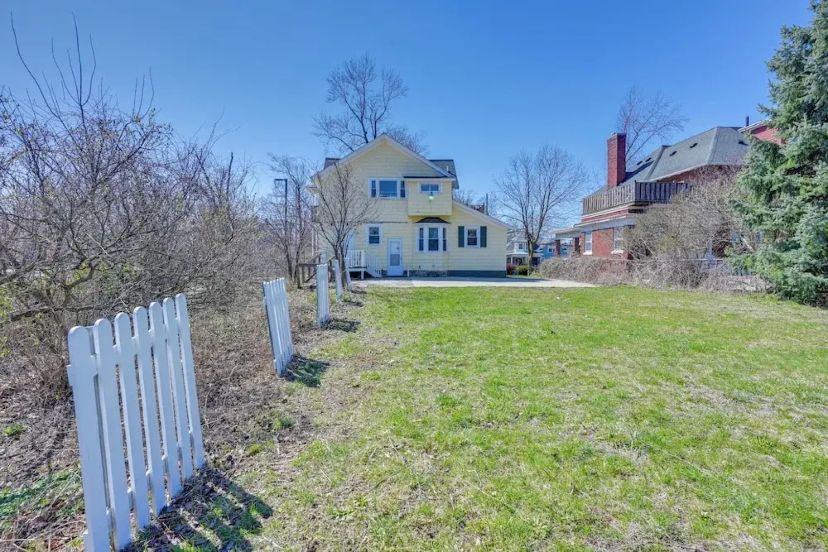 < 1 Mi to Old Town Lansing: Home w/ Furnished Deck