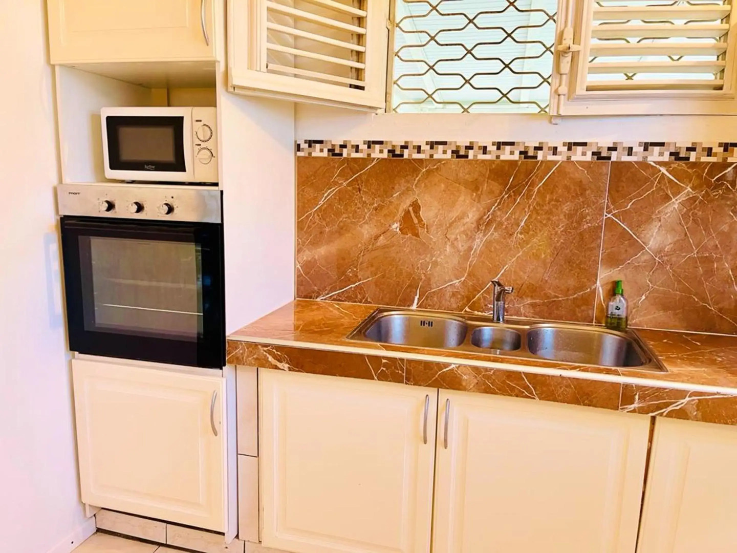 Villa de 4 chambres avec piscine privee jardin clos et wifi a Le Vauclin