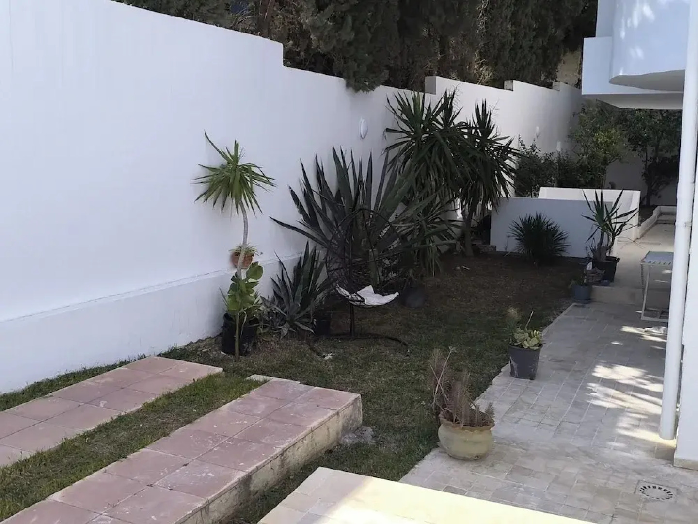 Stylish villa avec parking et piscine