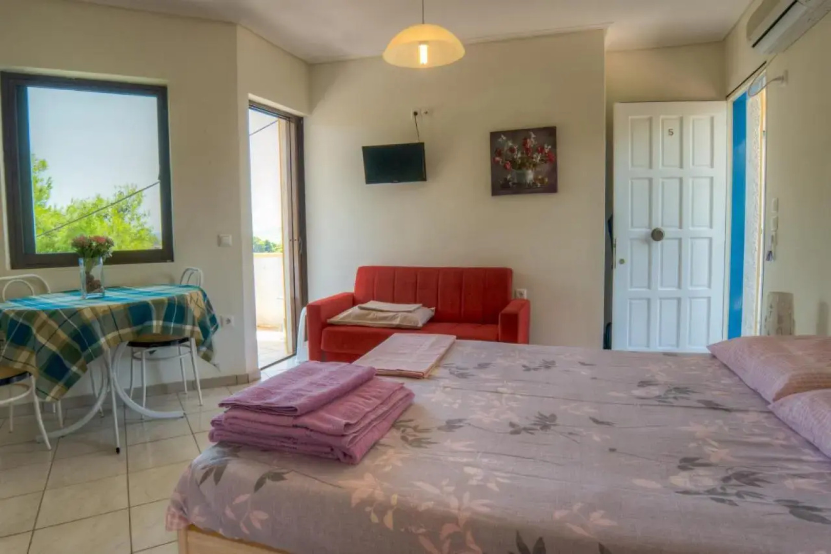 Casa Cicale Apartments & Studios