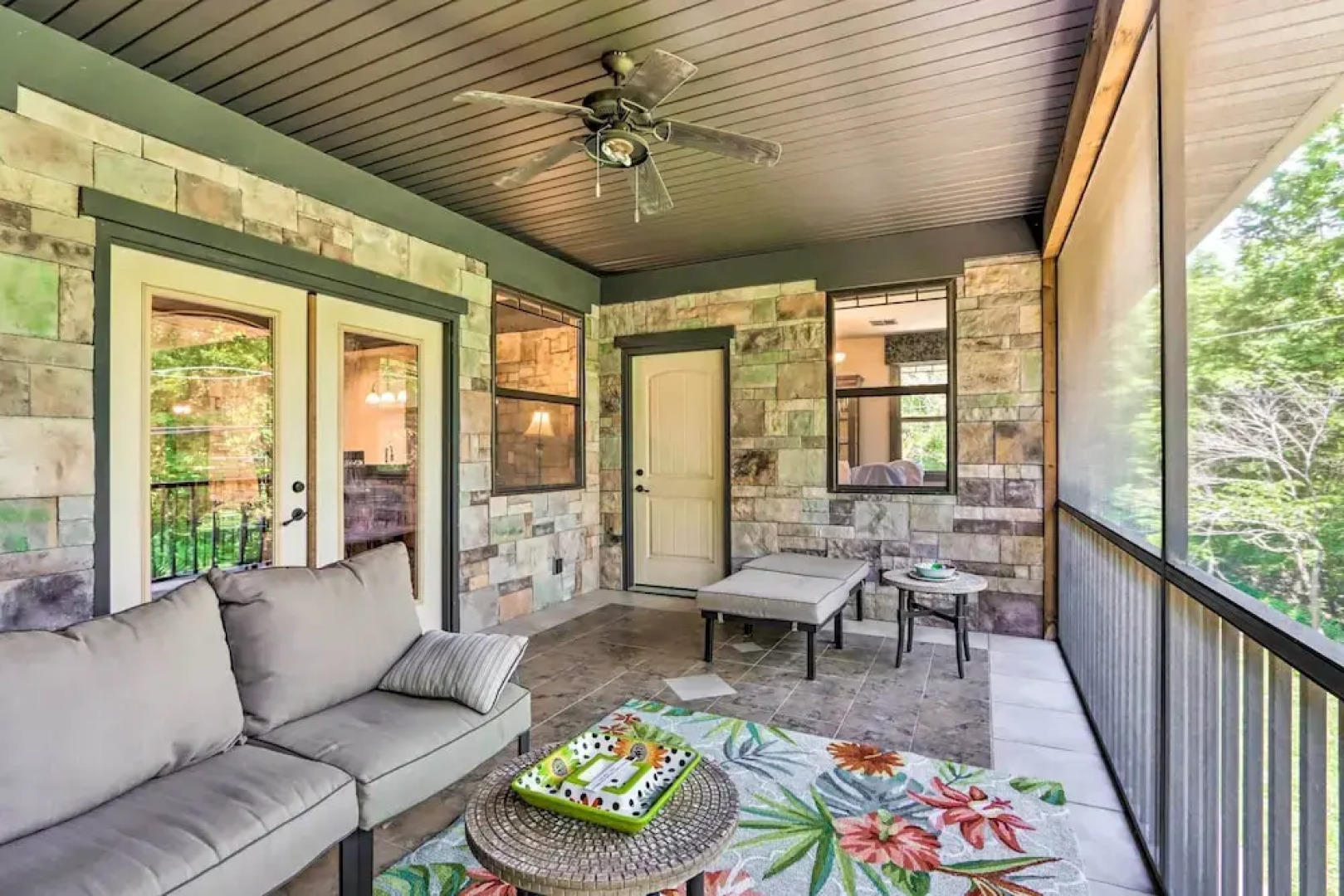 'dragon Castle' w/ Secret Passage, Dock, & Hot Tub