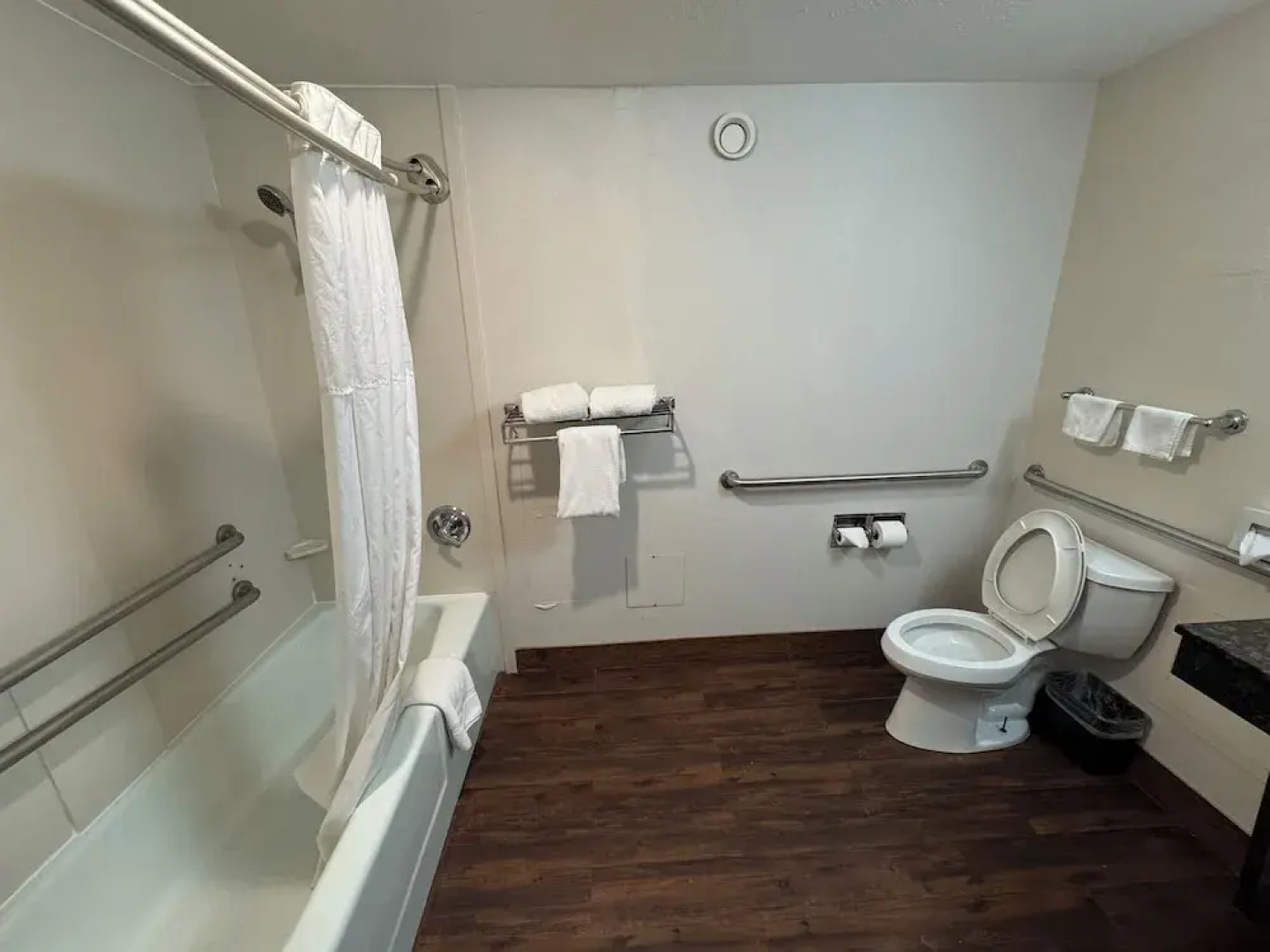 Mountain Valley Inn & Suites